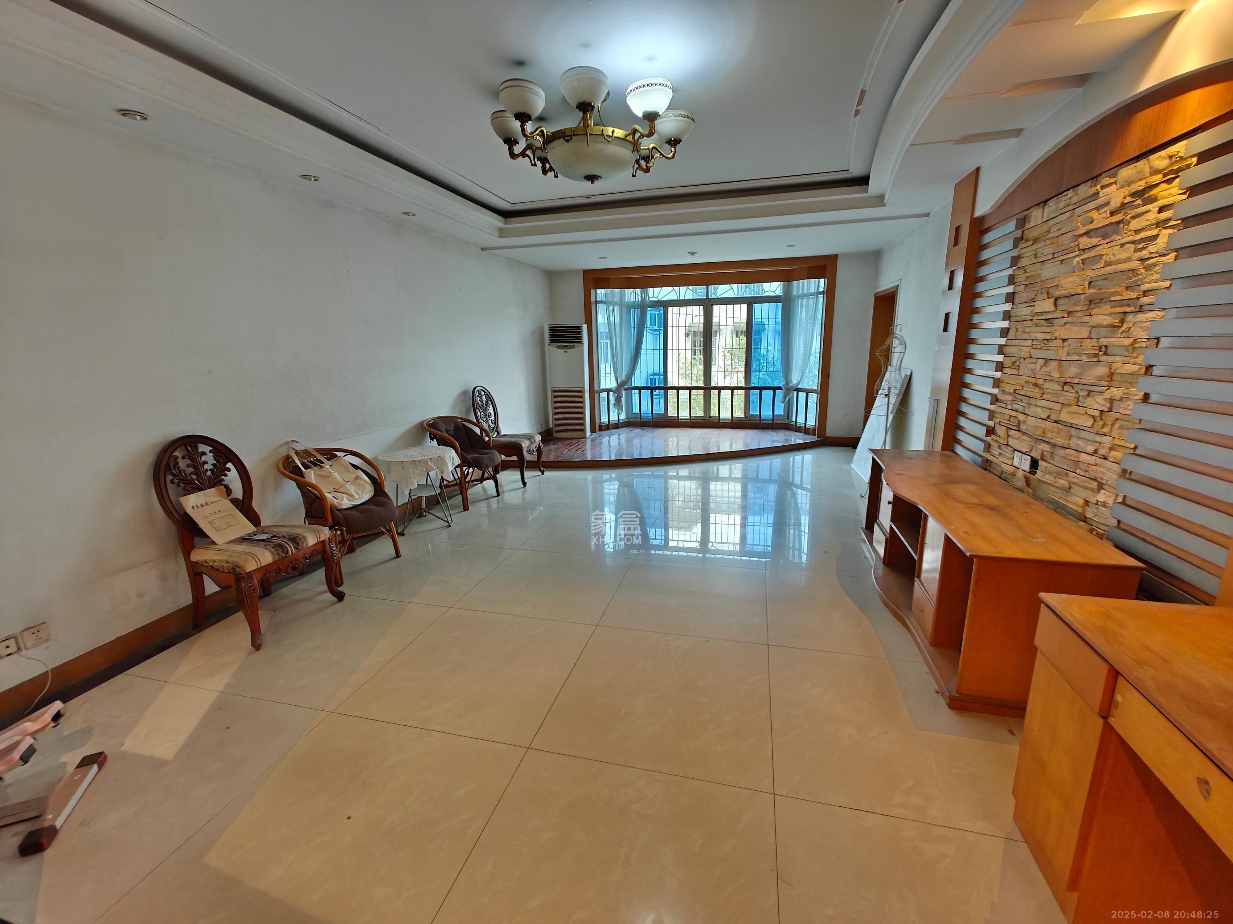 创远花园 4室2厅2卫 2500.0元/月 创远花园 4室2厅2卫 2500.0元/月室内图