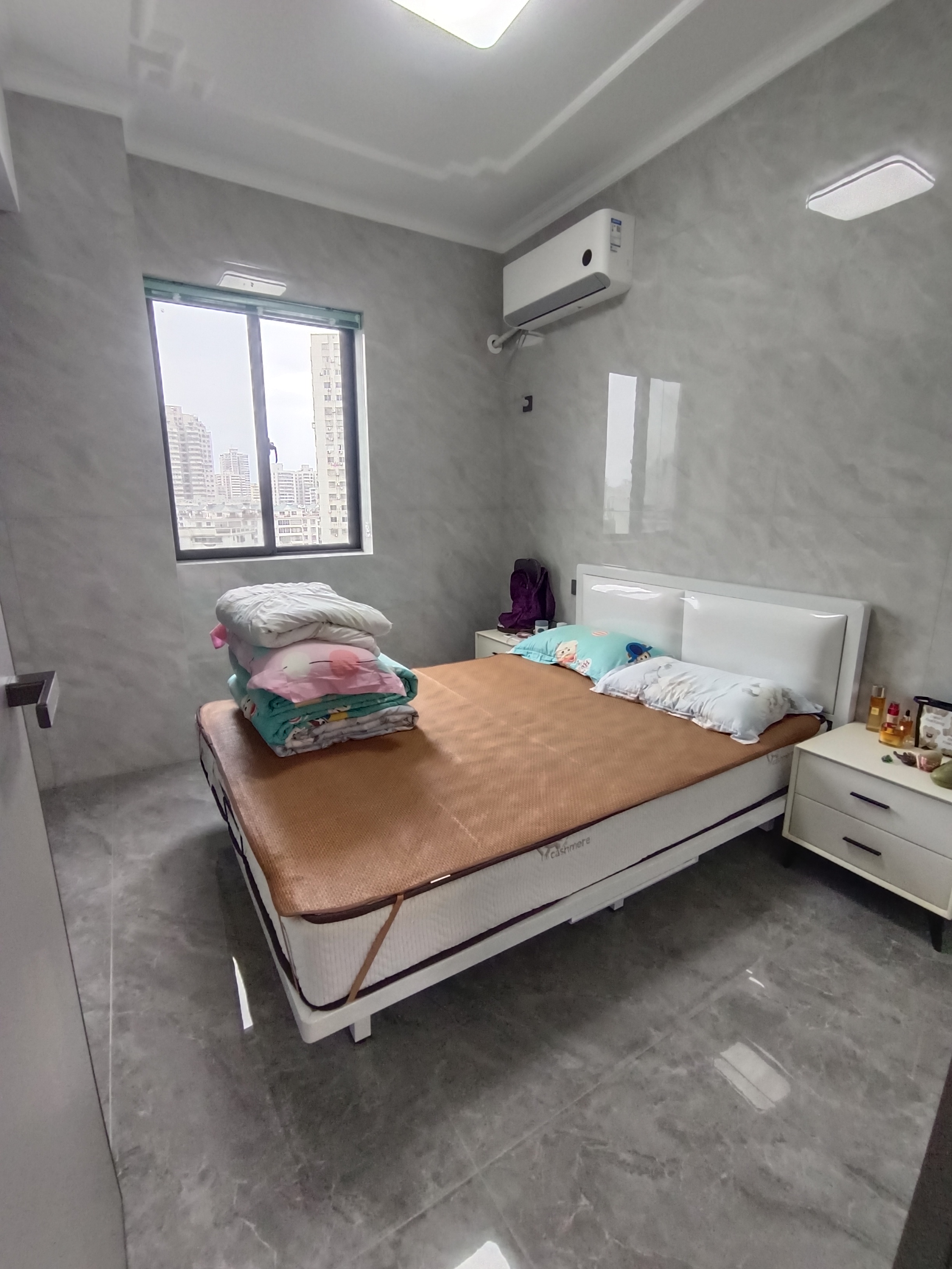 龙珠新城 1室1厅1卫 75.0万 龙珠新城 1室1厅1卫 75.0万客厅