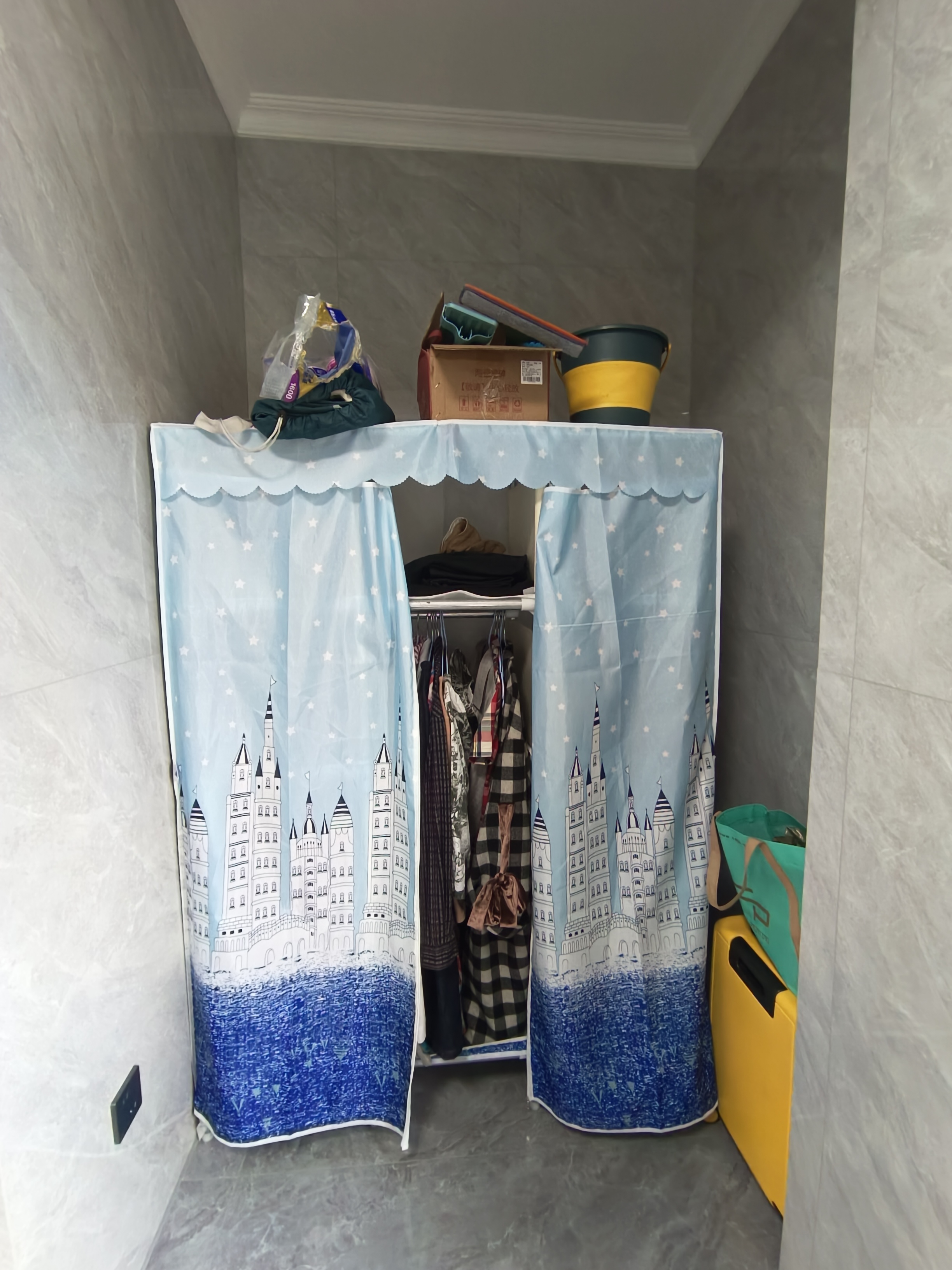 龙珠新城 1室1厅1卫 75.0万 龙珠新城 1室1厅1卫 75.0万客厅