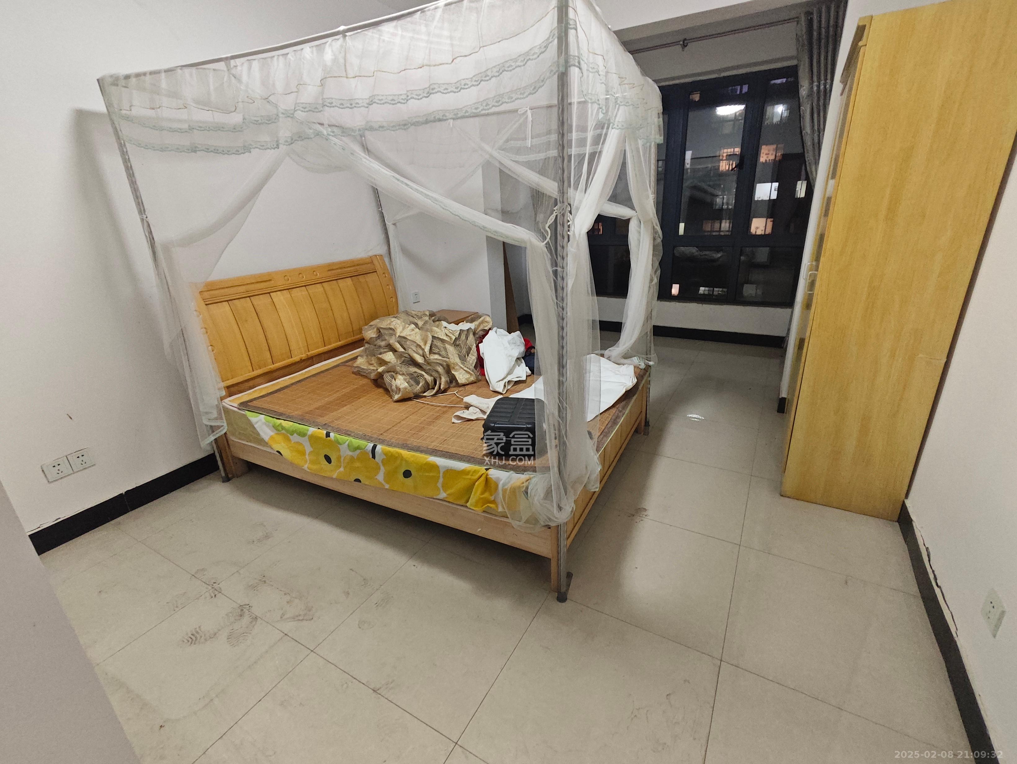 中建麓山和苑  3室2厅1卫   2200.00元/月
