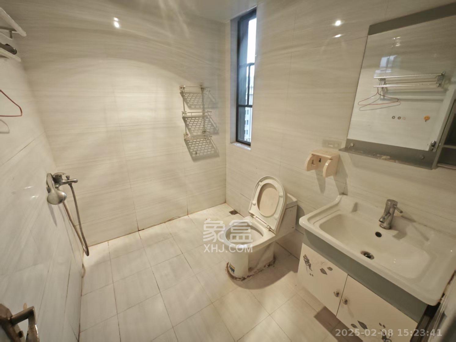 旭辉御府 1室2厅1卫 2600.0元/月 旭辉御府 1室2厅1卫 2600.0元/月室内图