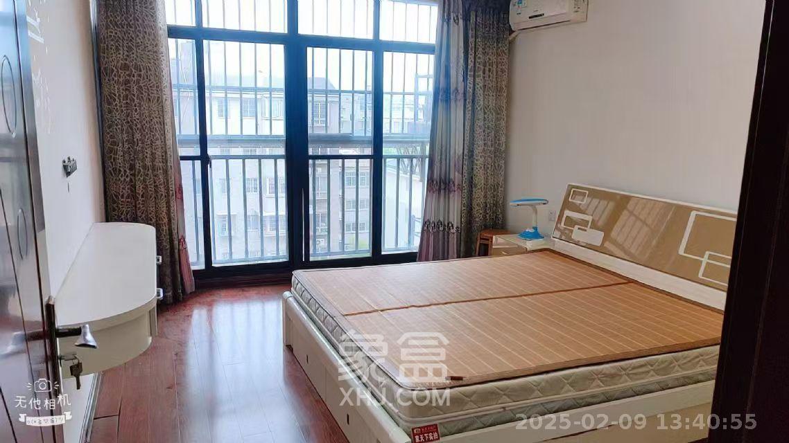 华雅花园  2室2厅1卫   1400.00元/月室内图