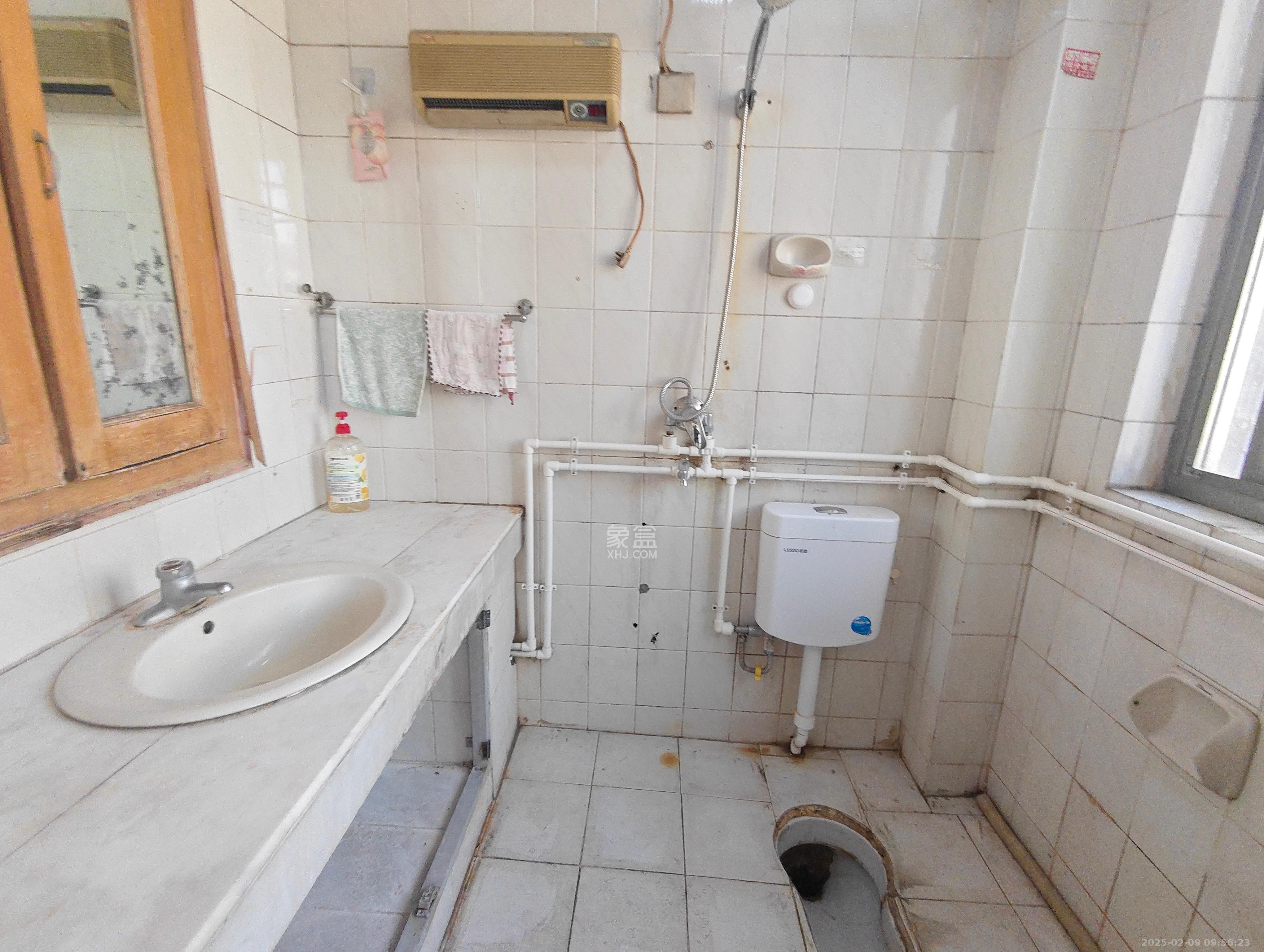 荷花园保险公司宿舍 3室2厅1卫 2000.0元/月 荷花园保险公司宿舍 3室2厅1卫 2000.0元/月室内图