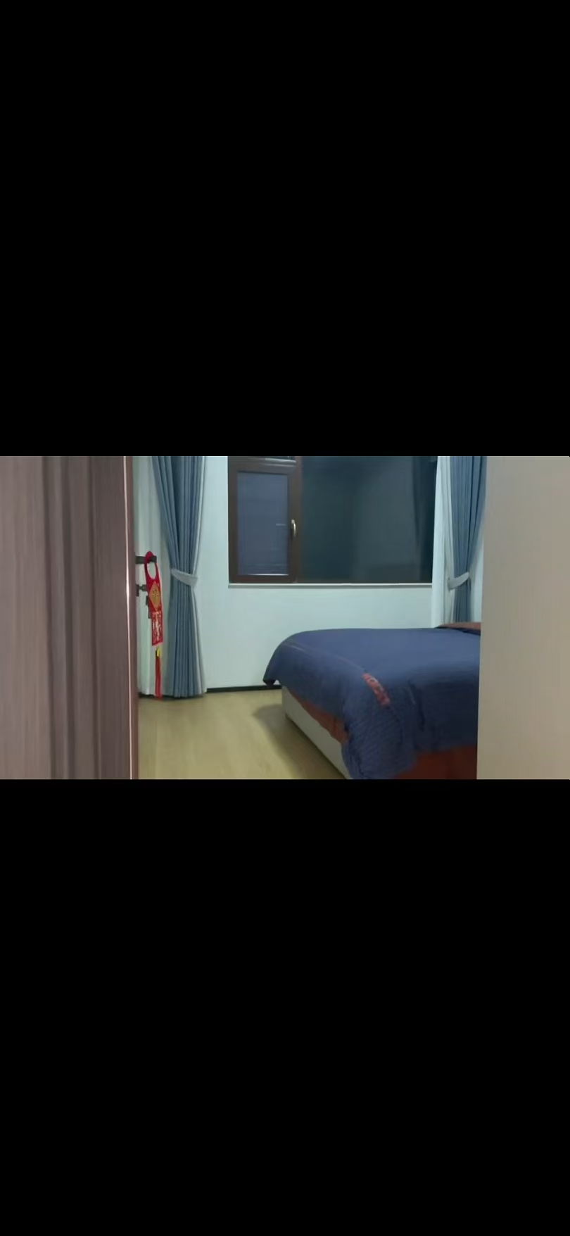 青春里  4室2厅2卫    240.0万 青春里  4室2厅2卫    240.0万客厅