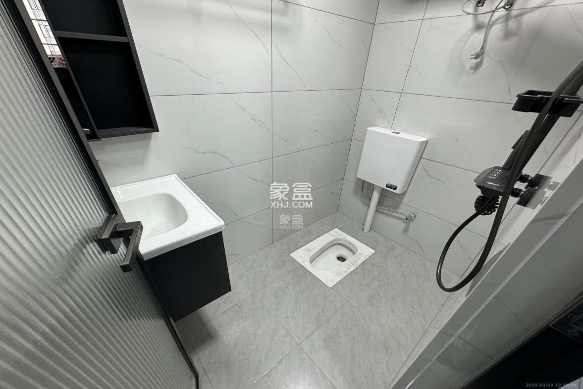 旭日嘉苑 1室1厅1卫 1300.0元/月 旭日嘉苑 1室1厅1卫 1300.0元/月室内图