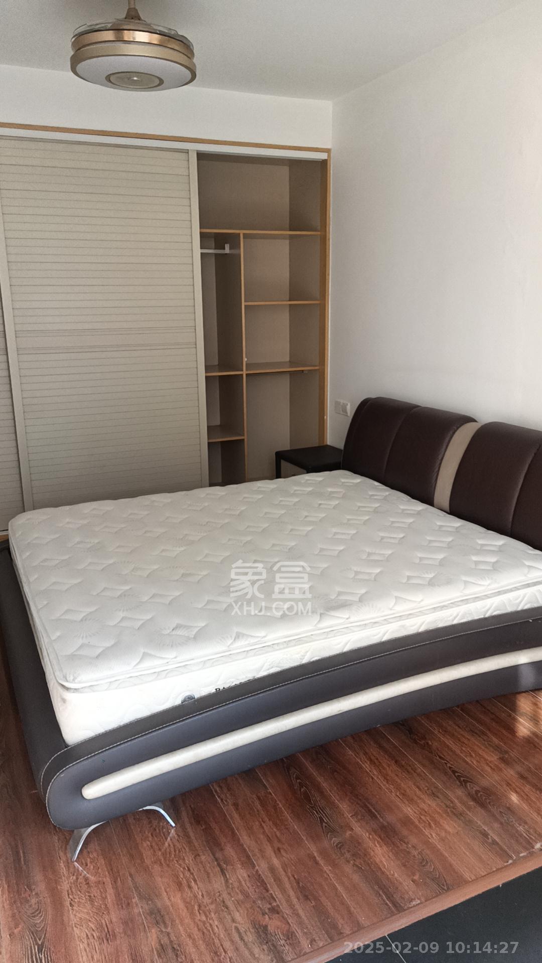 山水嘉园 1室1厅1卫 2100.0元/月 山水嘉园 1室1厅1卫 2100.0元/月室内图