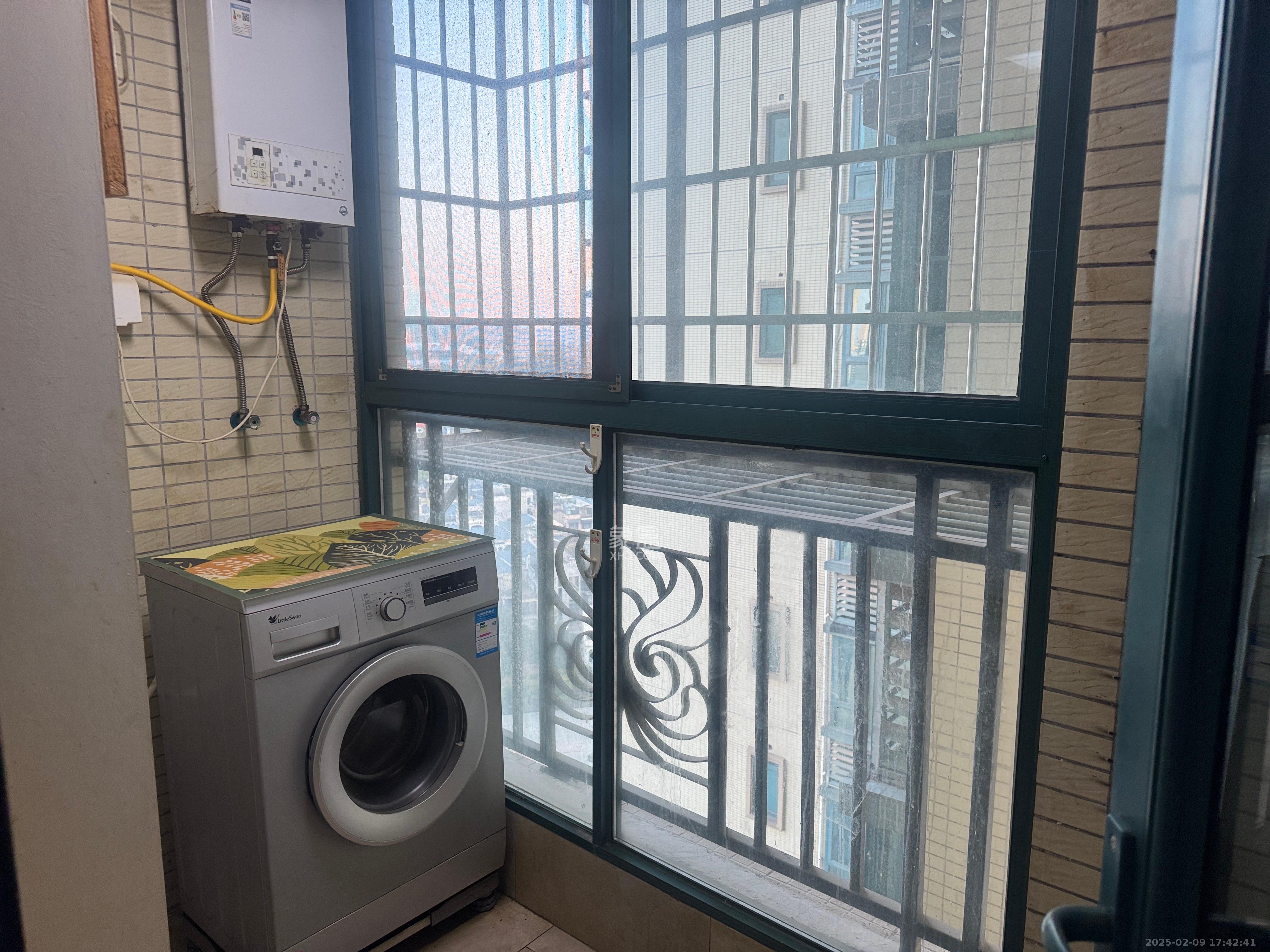 恒大雅苑 3室2厅2卫 2600.0元/月 恒大雅苑 3室2厅2卫 2600.0元/月室内图