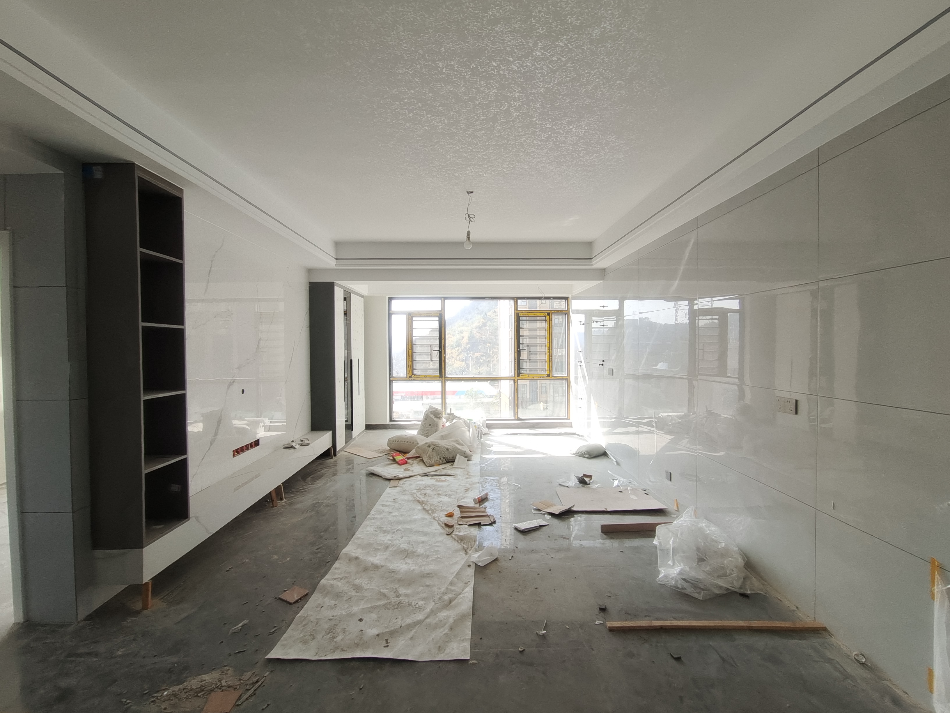 吉大汉学仕府 3室2厅2卫 82.8万 吉大汉学仕府 3室2厅2卫 82.8万客厅