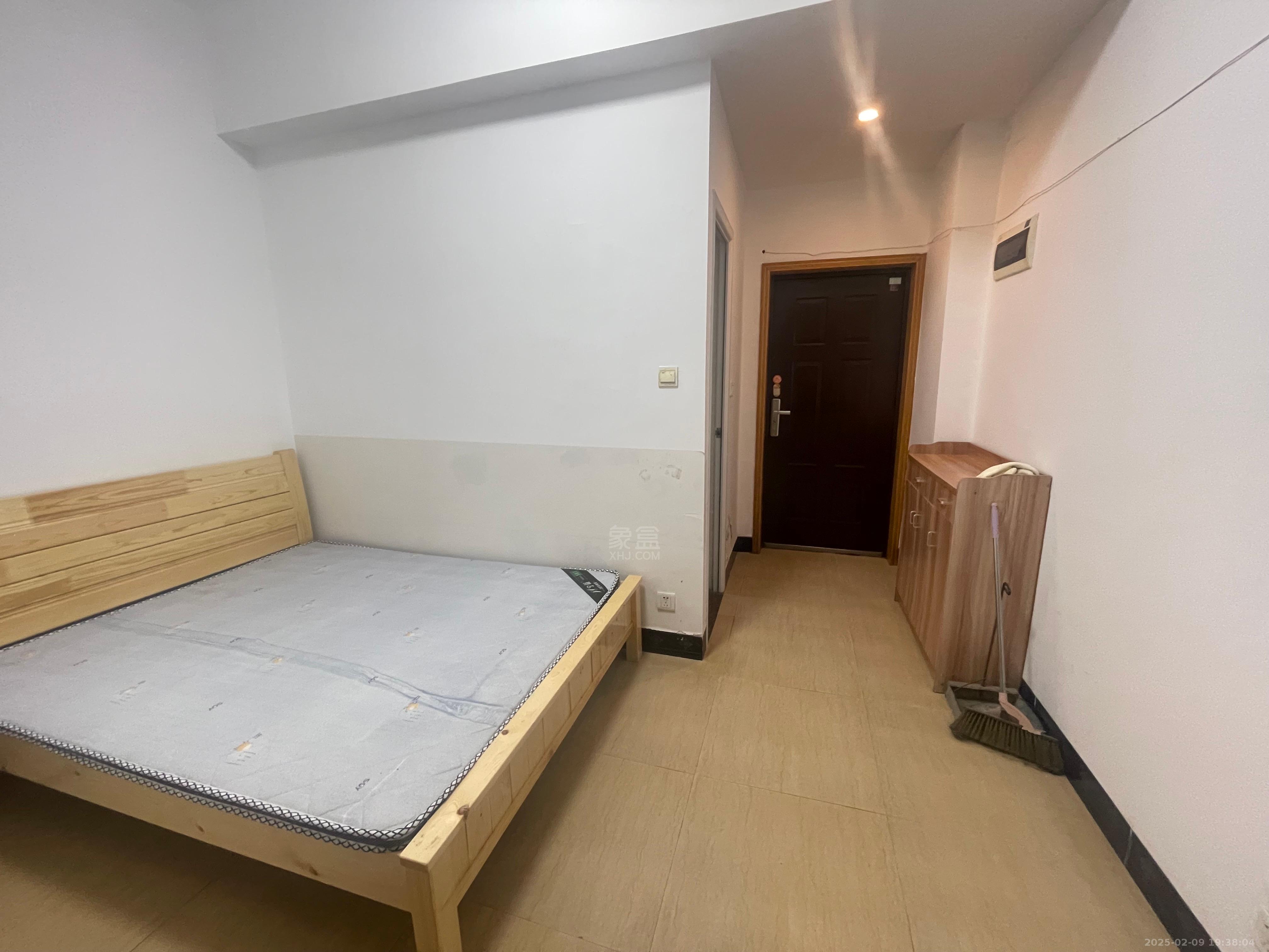 蓝筹公寓1栋  1室1厅1卫    1000.0元/月 蓝筹公寓1栋  1室1厅1卫    1000.0元/月室内图