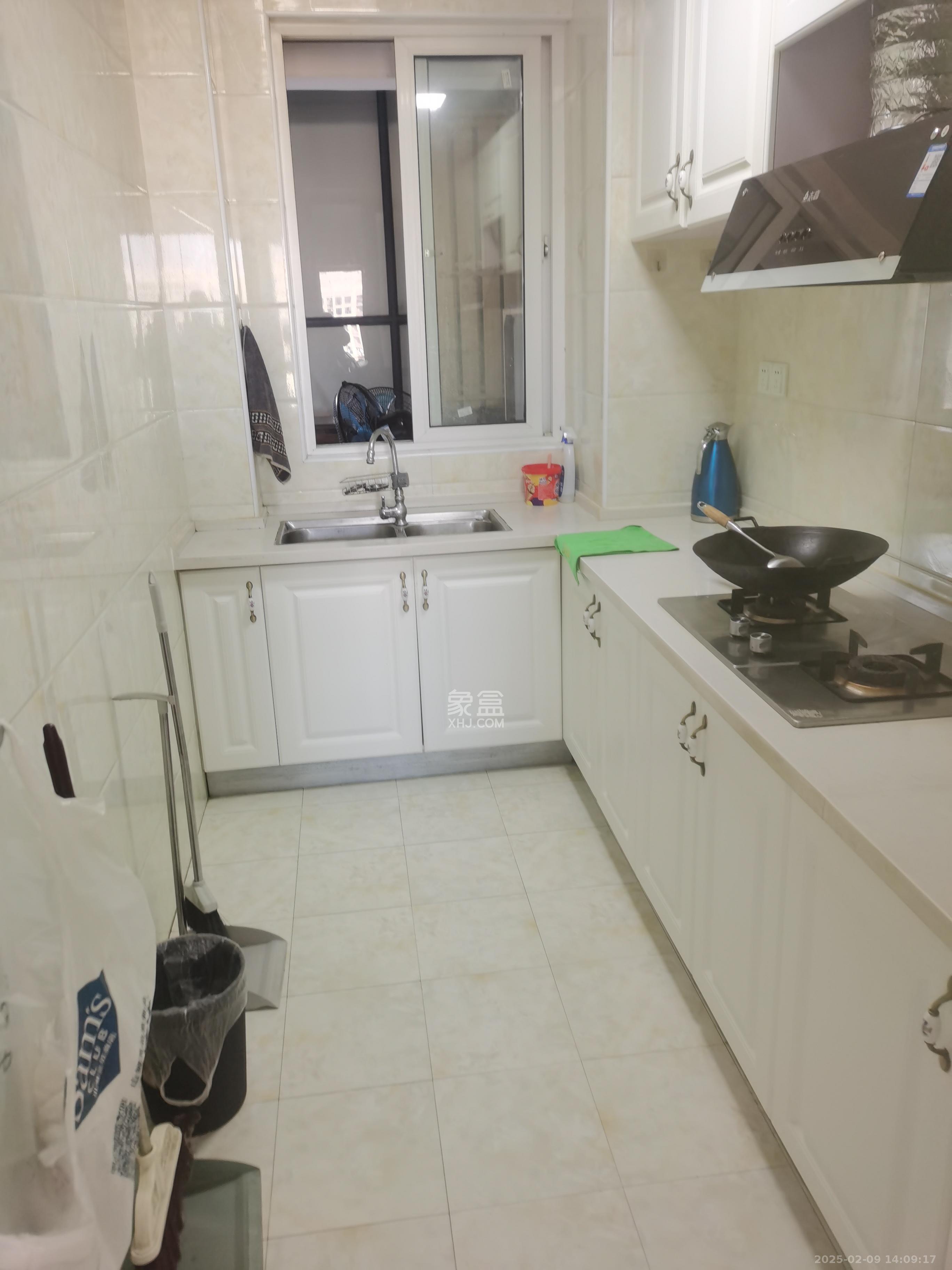 天麓尚层 3室2厅2卫 2300.0元/月 天麓尚层 3室2厅2卫 2300.0元/月室内图