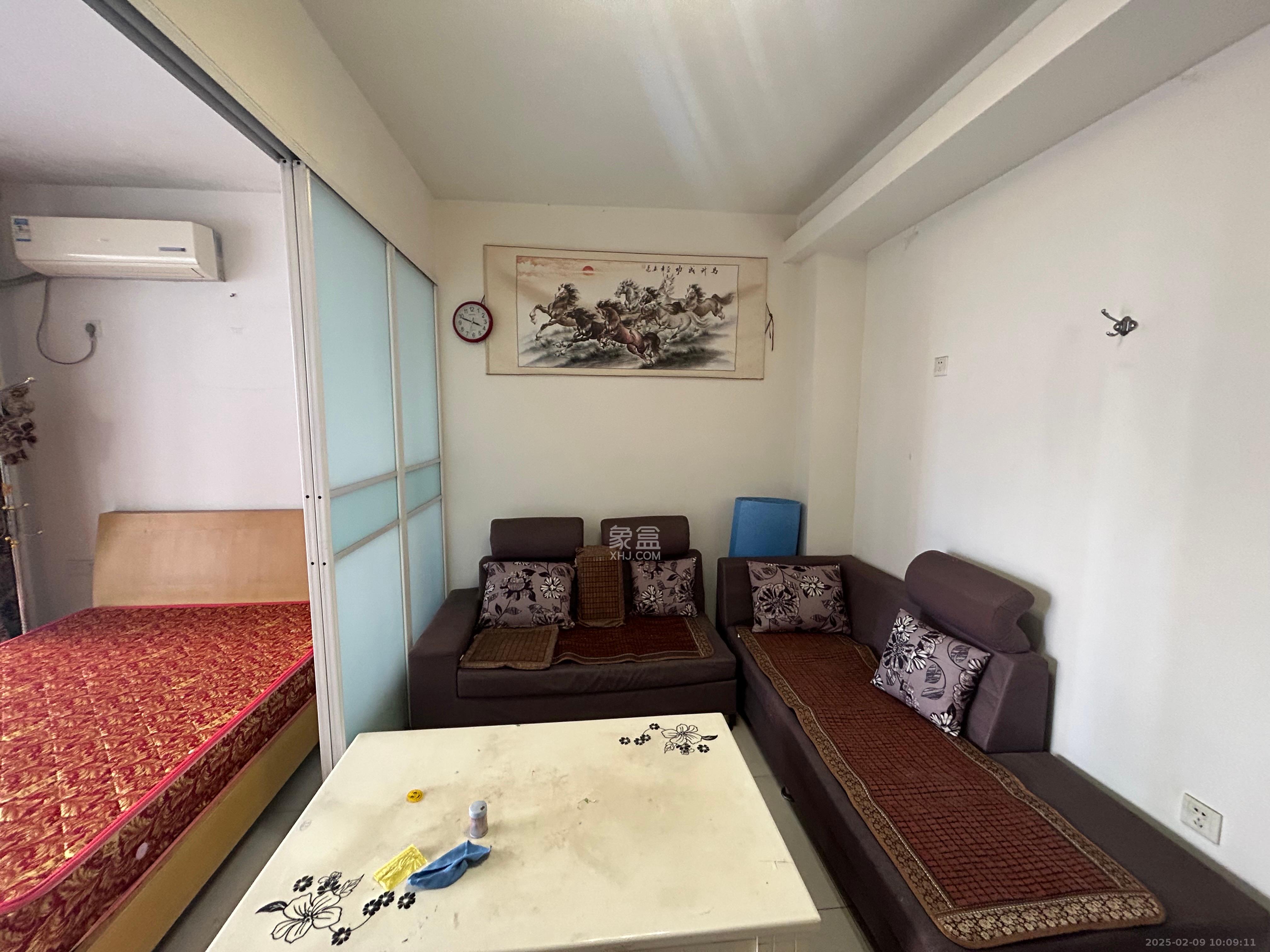 蝴蝶谷  1室1厅1卫   1100.00元/月室内图