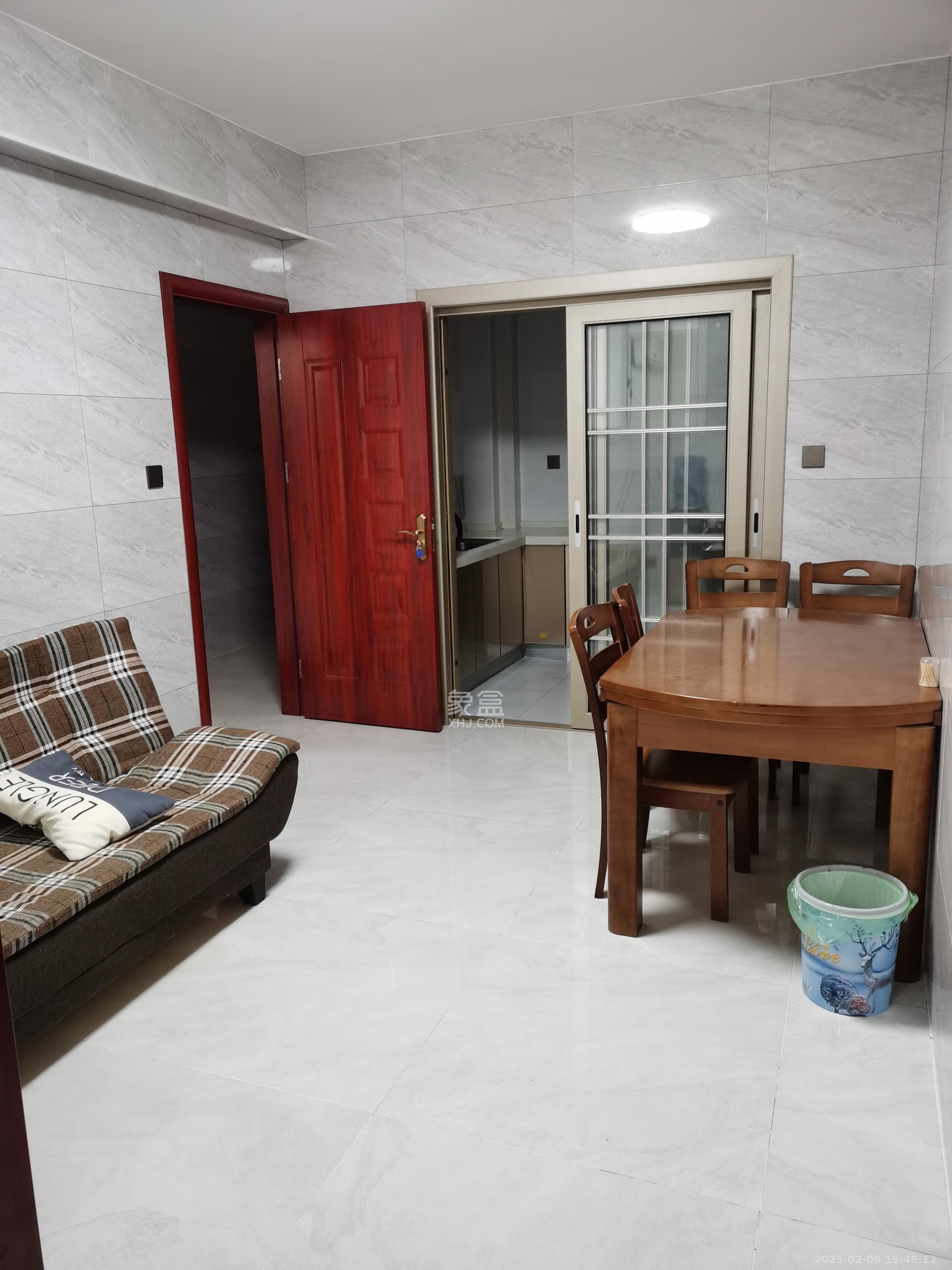 紫鑫御湖湾  2室1厅1卫    1500.0元/月 紫鑫御湖湾  2室1厅1卫    1500.0元/月室内图1