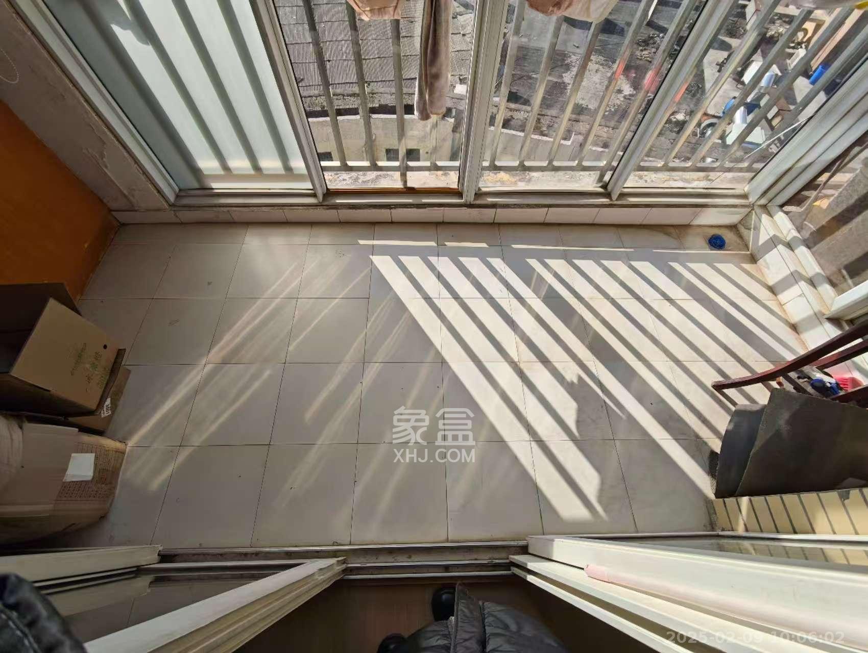 金碧文华  2室1厅1卫   2000.00元/月室内图
