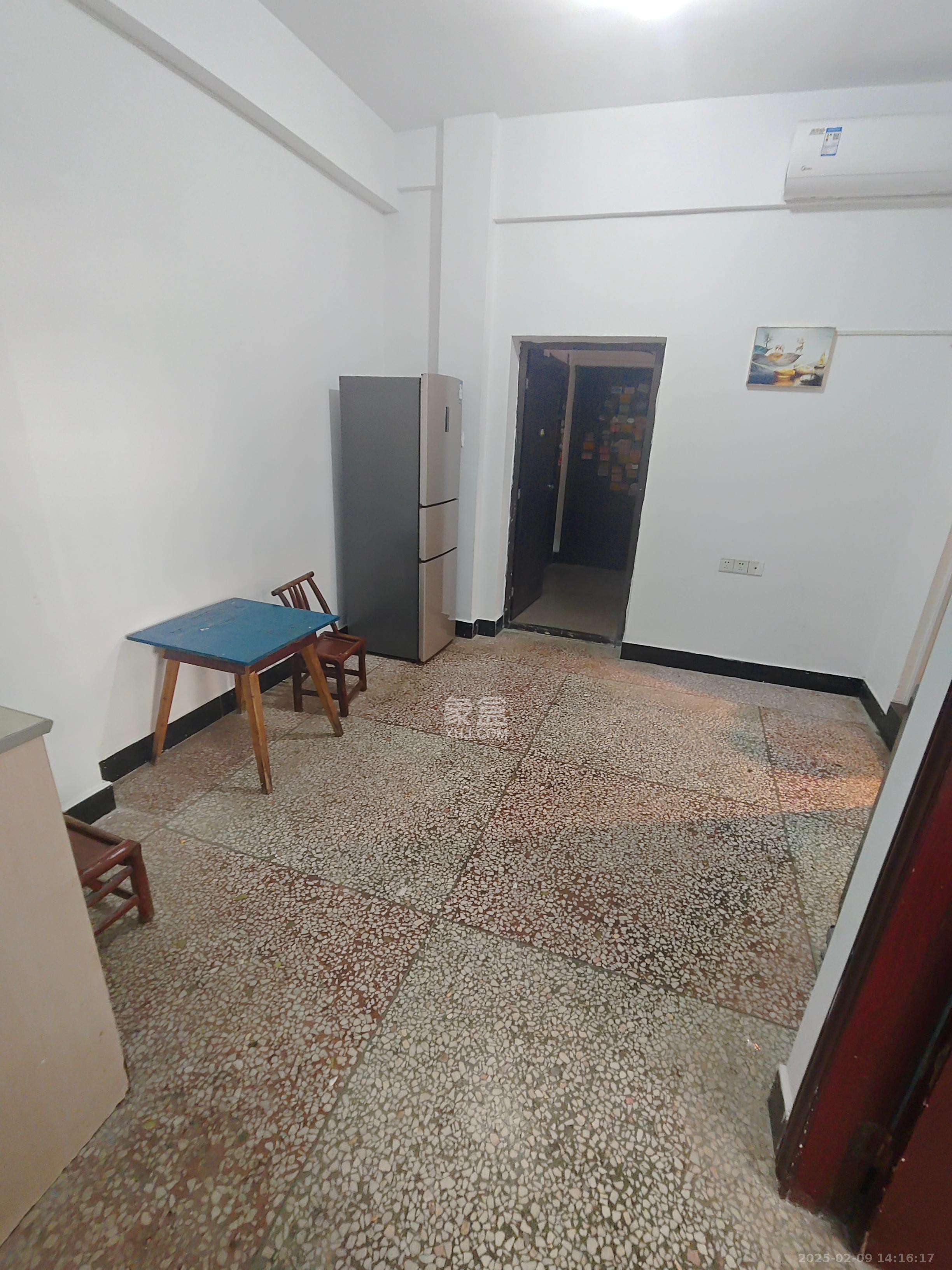 金鹰机电大市场 2室1厅1卫 920.0元/月 金鹰机电大市场 2室1厅1卫 920.0元/月室内图