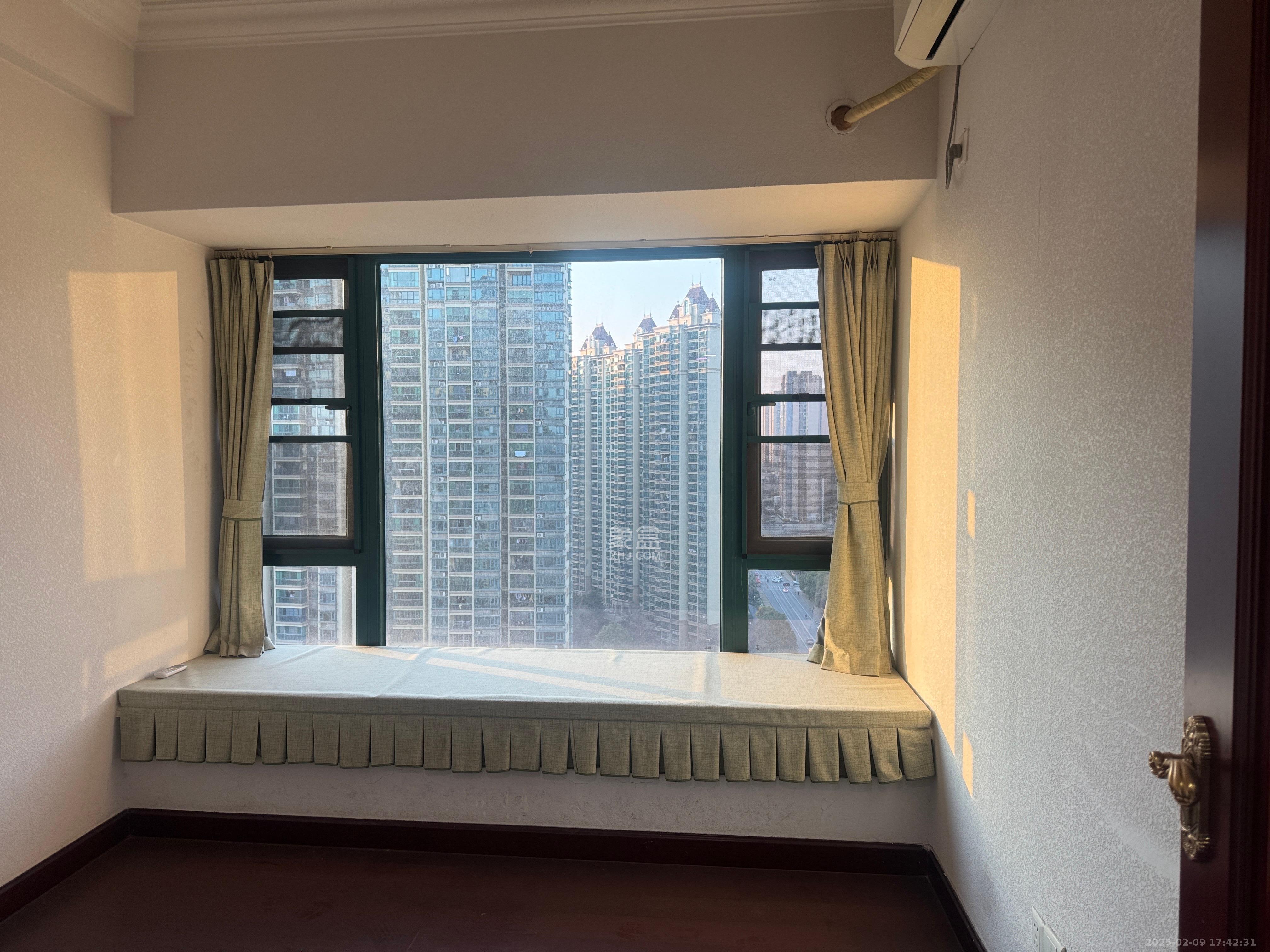 恒大雅苑 3室2厅2卫 2600.0元/月 恒大雅苑 3室2厅2卫 2600.0元/月室内图