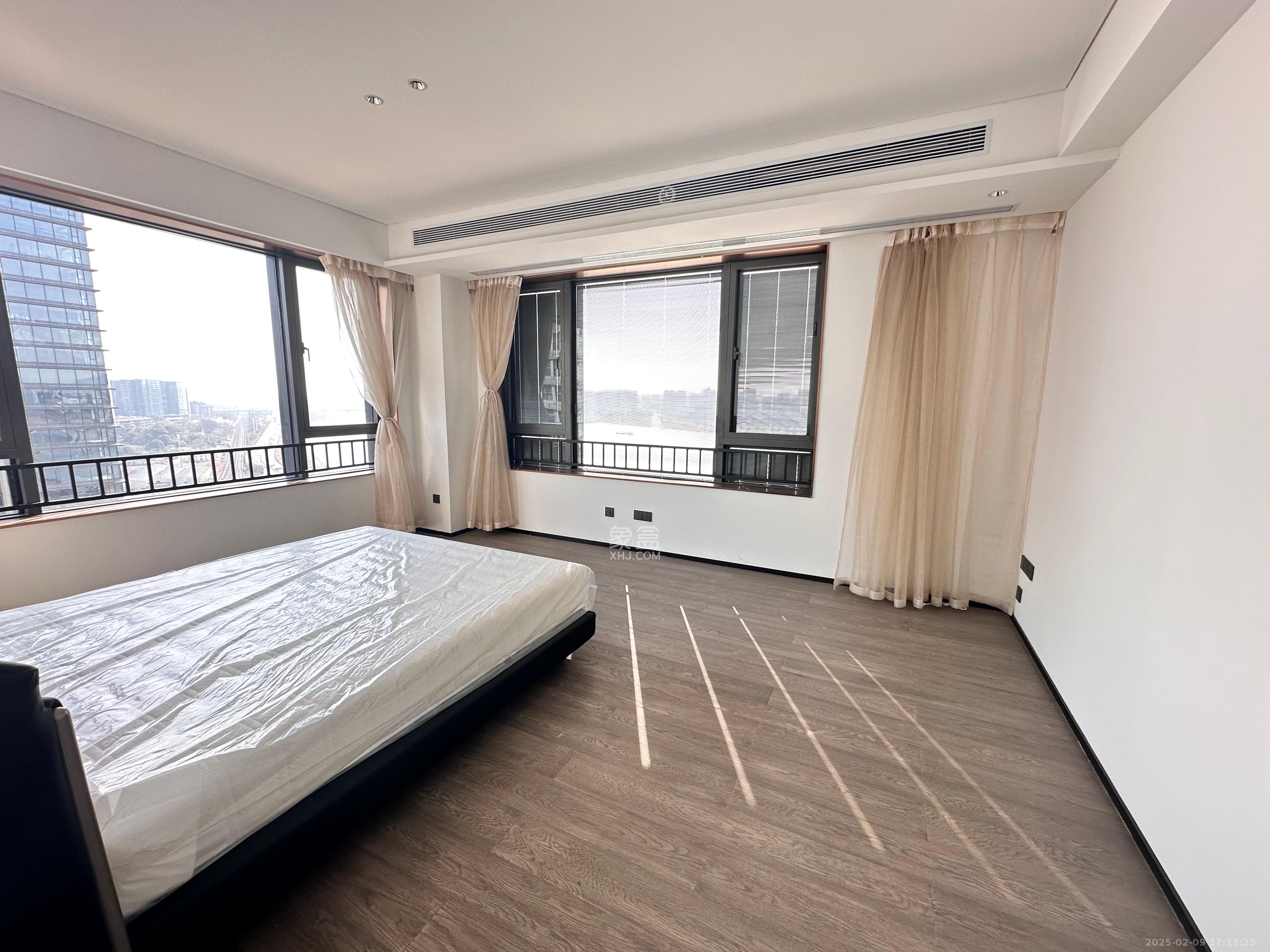 万科紫台 4室4厅3卫 17200.0元/月 万科紫台 4室4厅3卫 17200.0元/月室内图