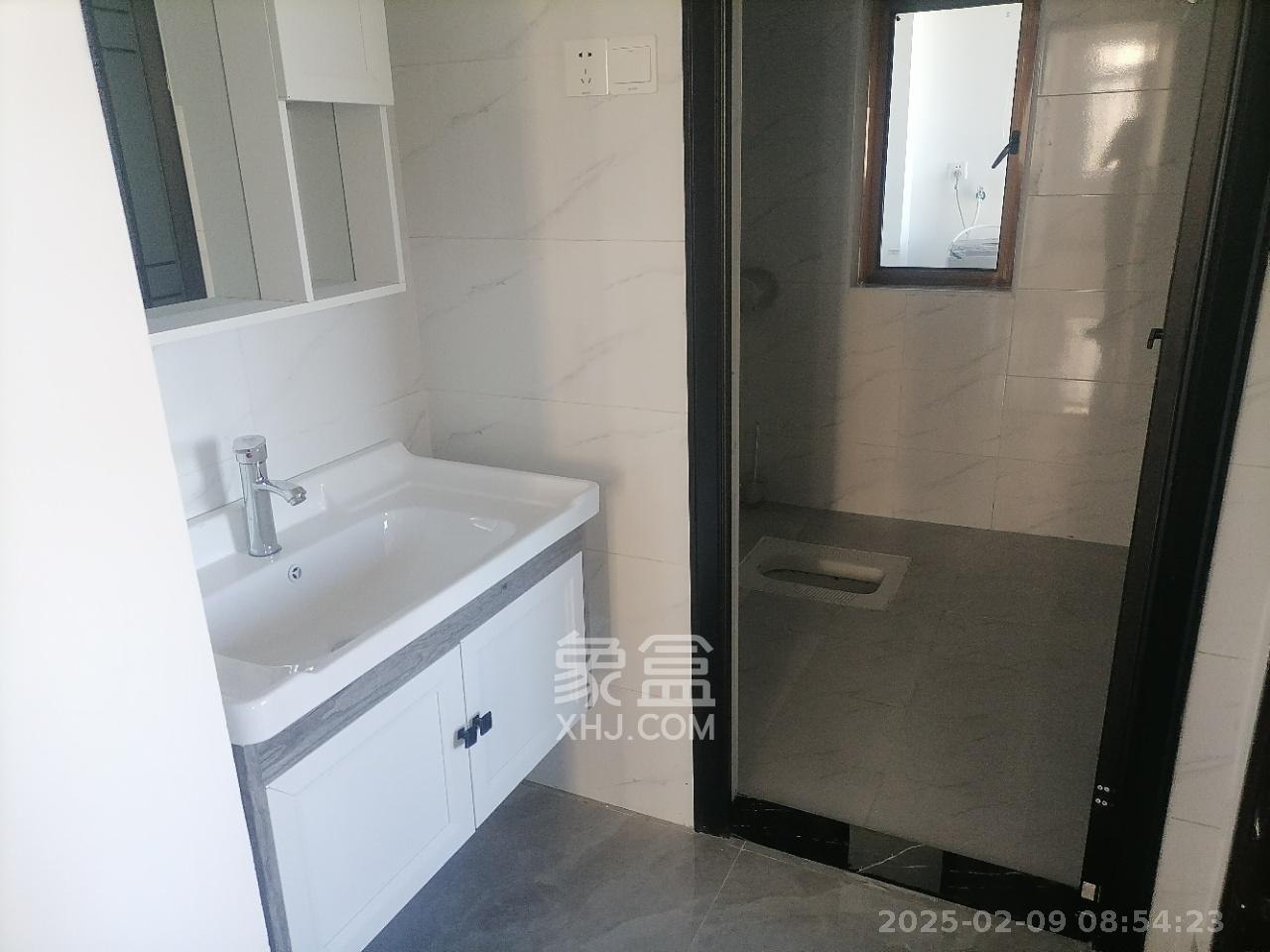 江山帝景雅典  3室2厅1卫   2200.00元/月室内图