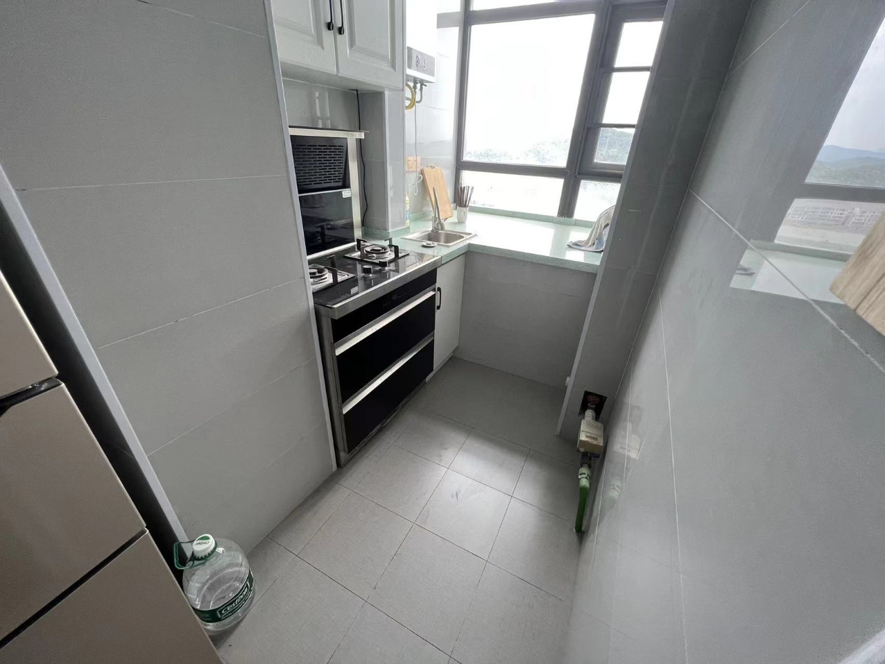 湘运大厦  1室1厅1卫    1300.0元/月 湘运大厦  1室1厅1卫    1300.0元/月室内图