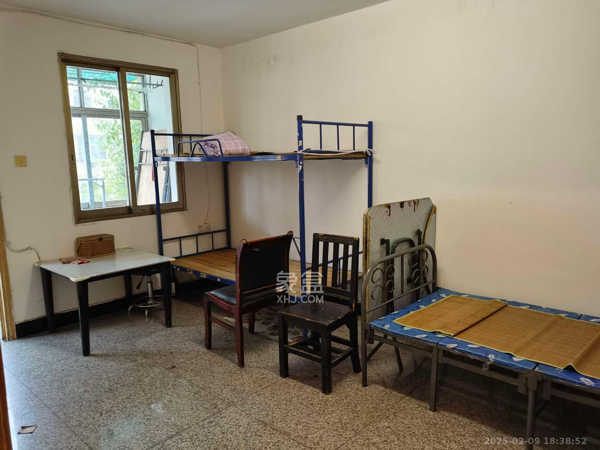 红旗区二片 1室1厅1卫 1800.0元/月 红旗区二片 1室1厅1卫 1800.0元/月室内图