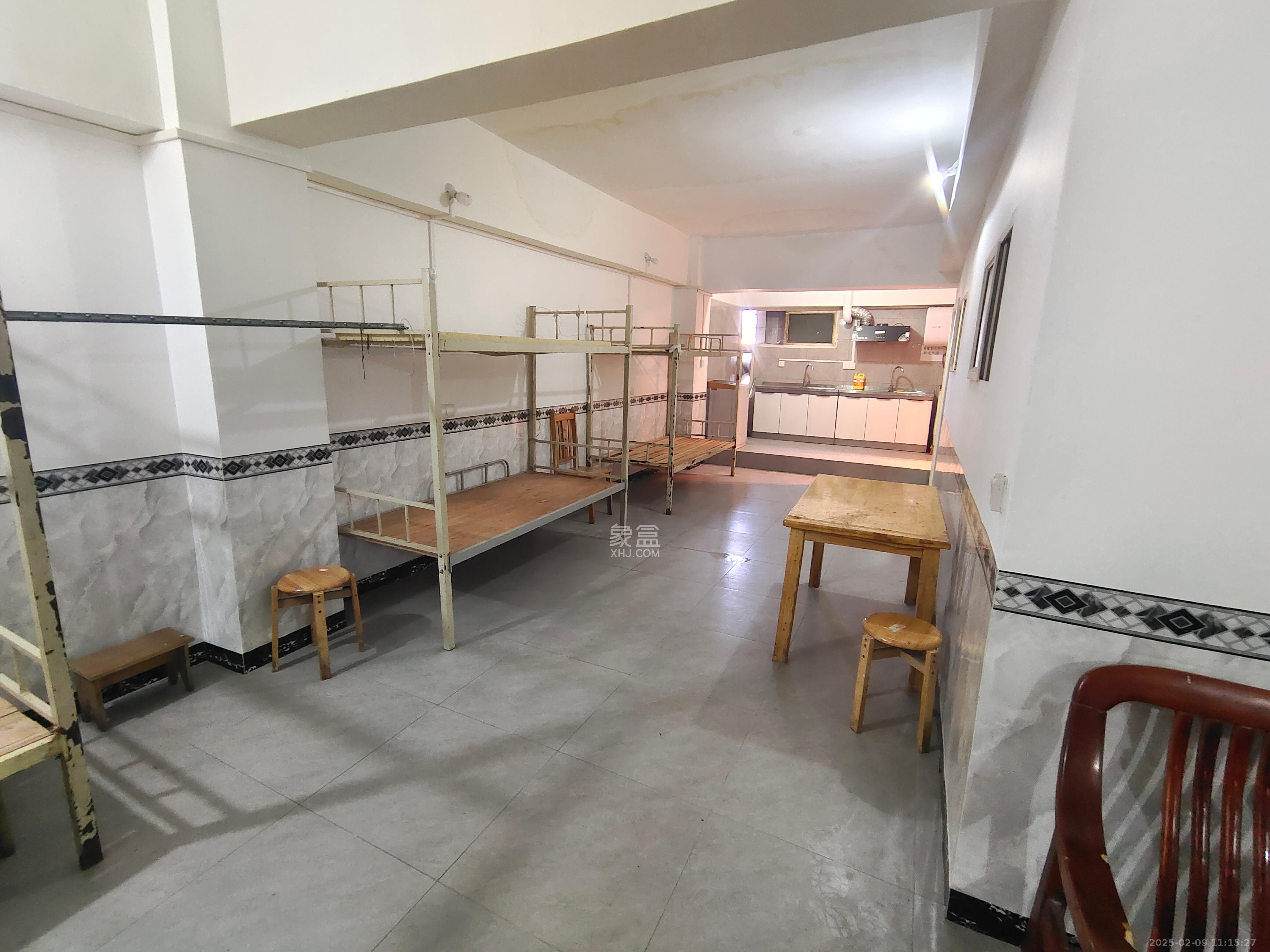 大众公寓(人人家宿舍) 2室1厅1卫 1700.0元/月 大众公寓(人人家宿舍) 2室1厅1卫 1700.0元/月室内图