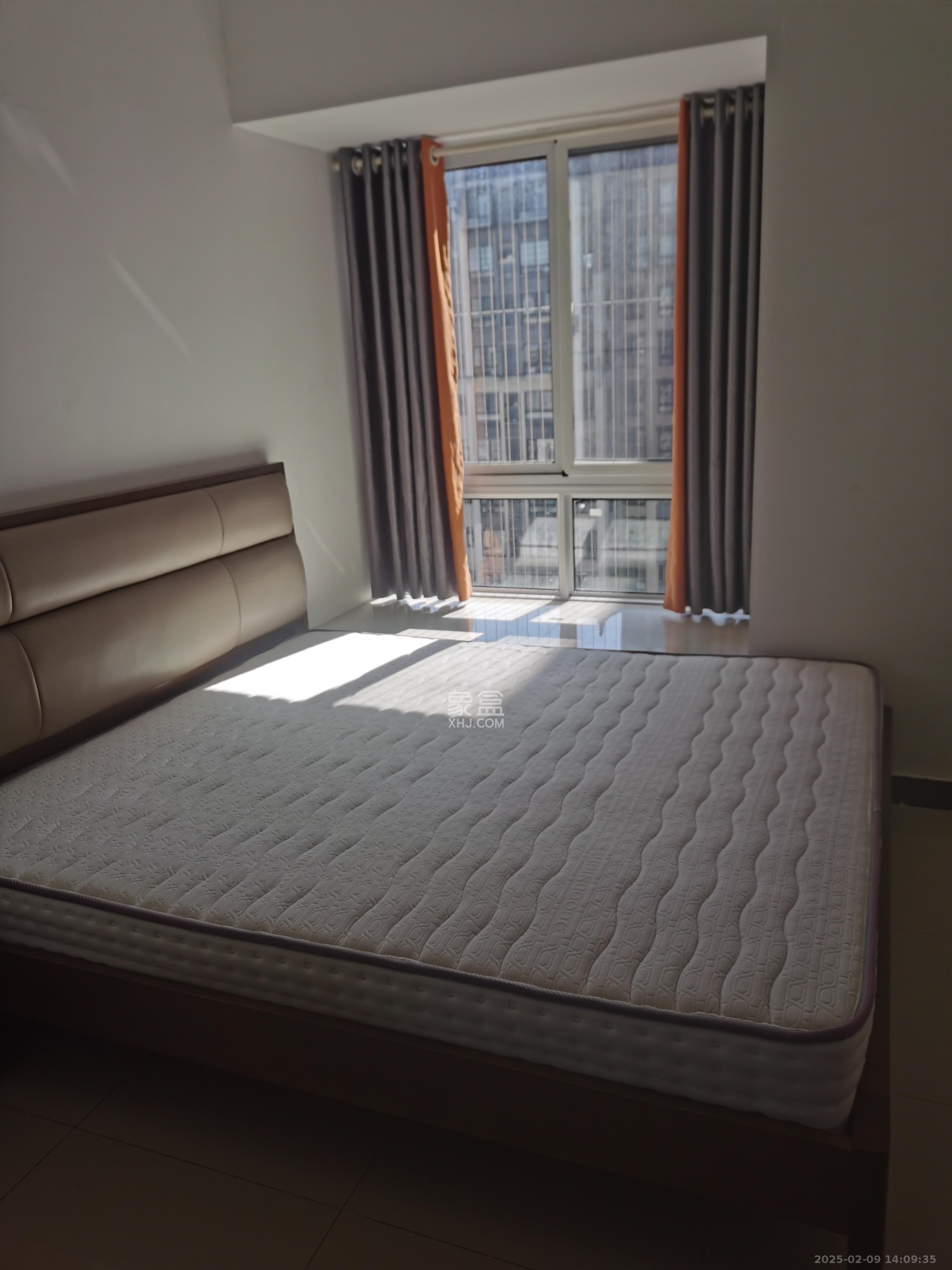 天麓尚层 3室2厅2卫 2300.0元/月 天麓尚层 3室2厅2卫 2300.0元/月室内图