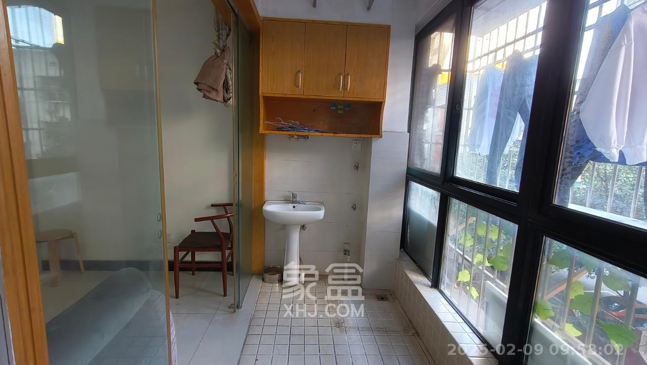 星沙派  3室2厅2卫   2000.00元/月室内图