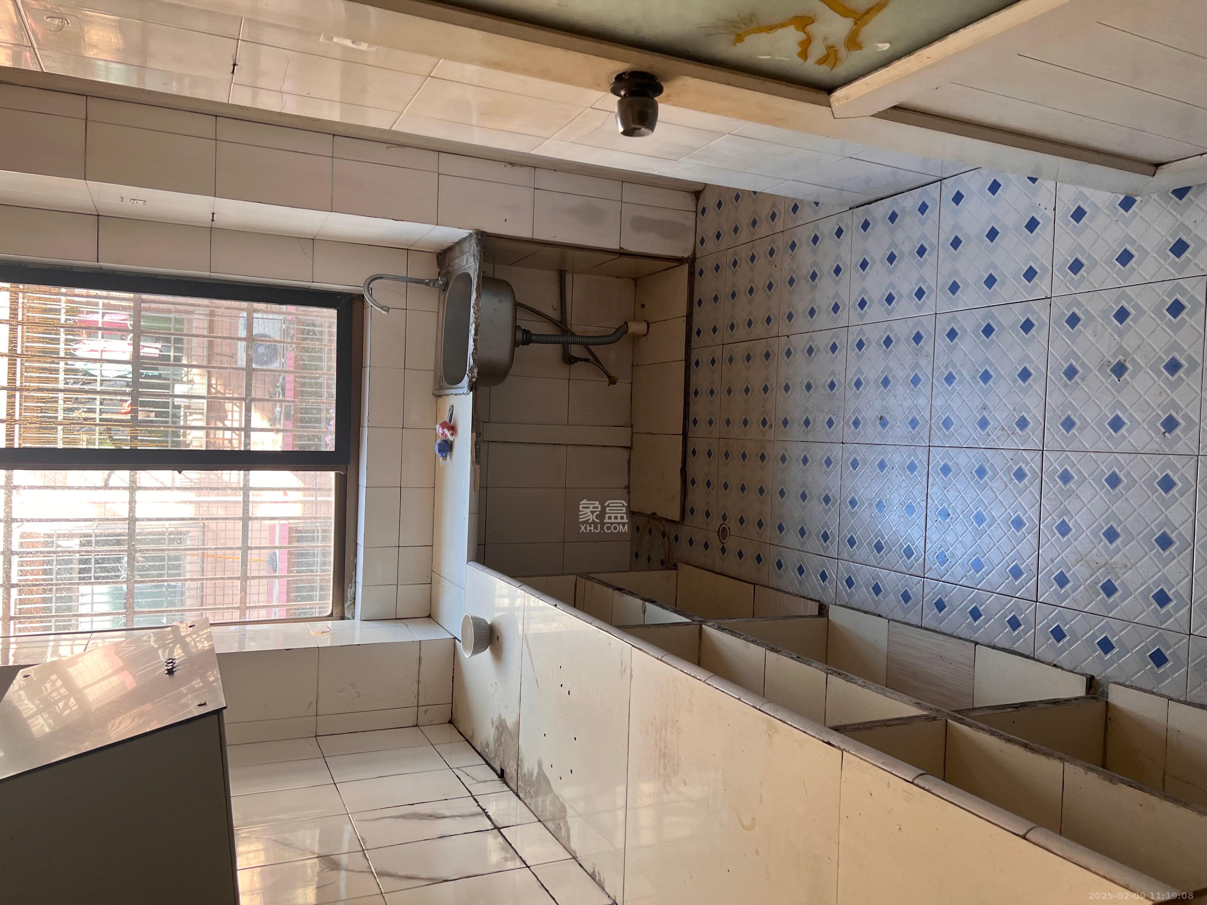 泉塘小区 3室2厅2卫 1280.0元/月 泉塘小区 3室2厅2卫 1280.0元/月室内图