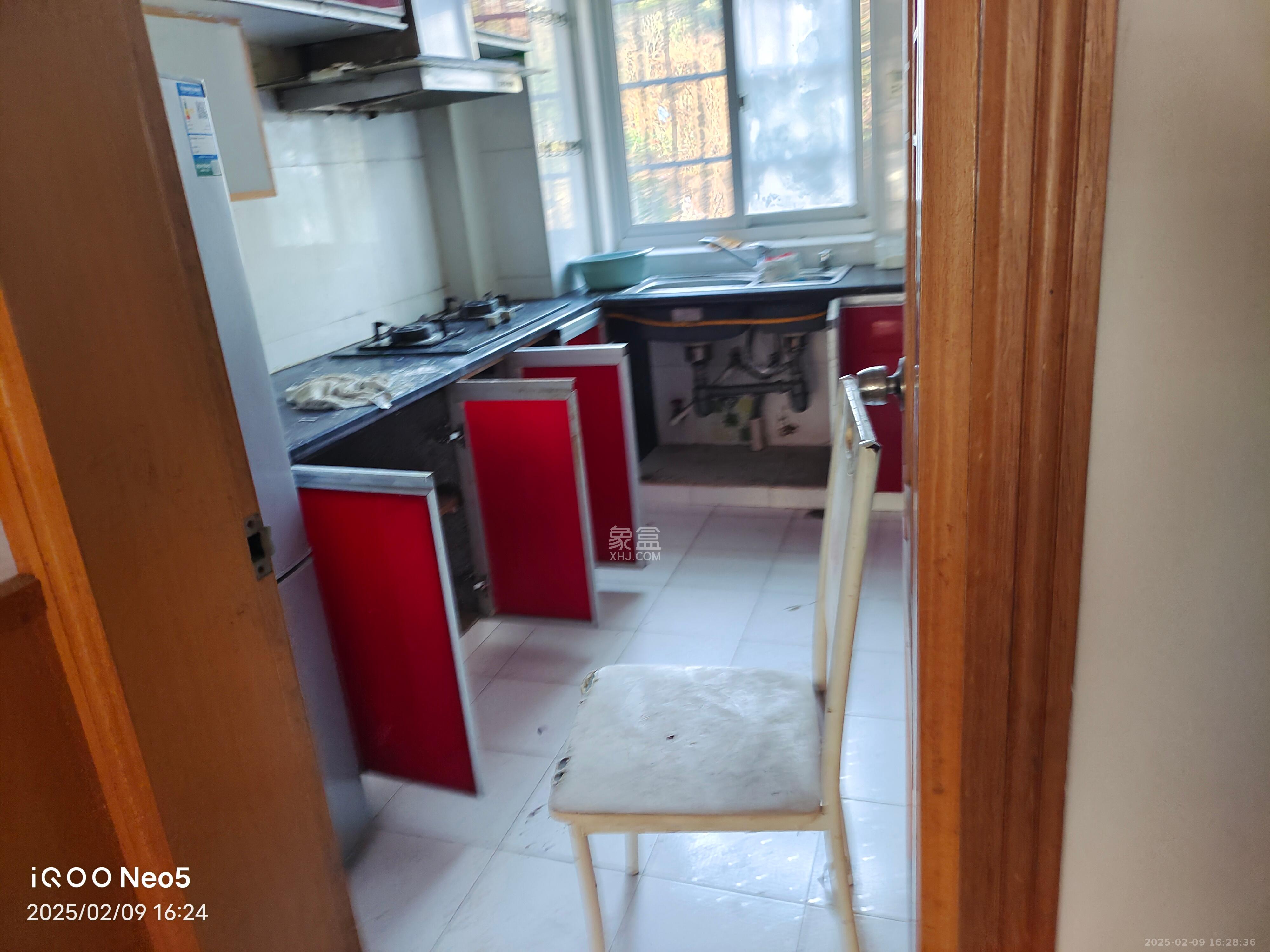 鄱阳小区 3室2厅1卫 2000.0元/月 鄱阳小区 3室2厅1卫 2000.0元/月室内图