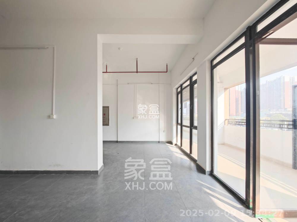 卓越蔚蓝城邦   108.82㎡     4300.00元/月室内图