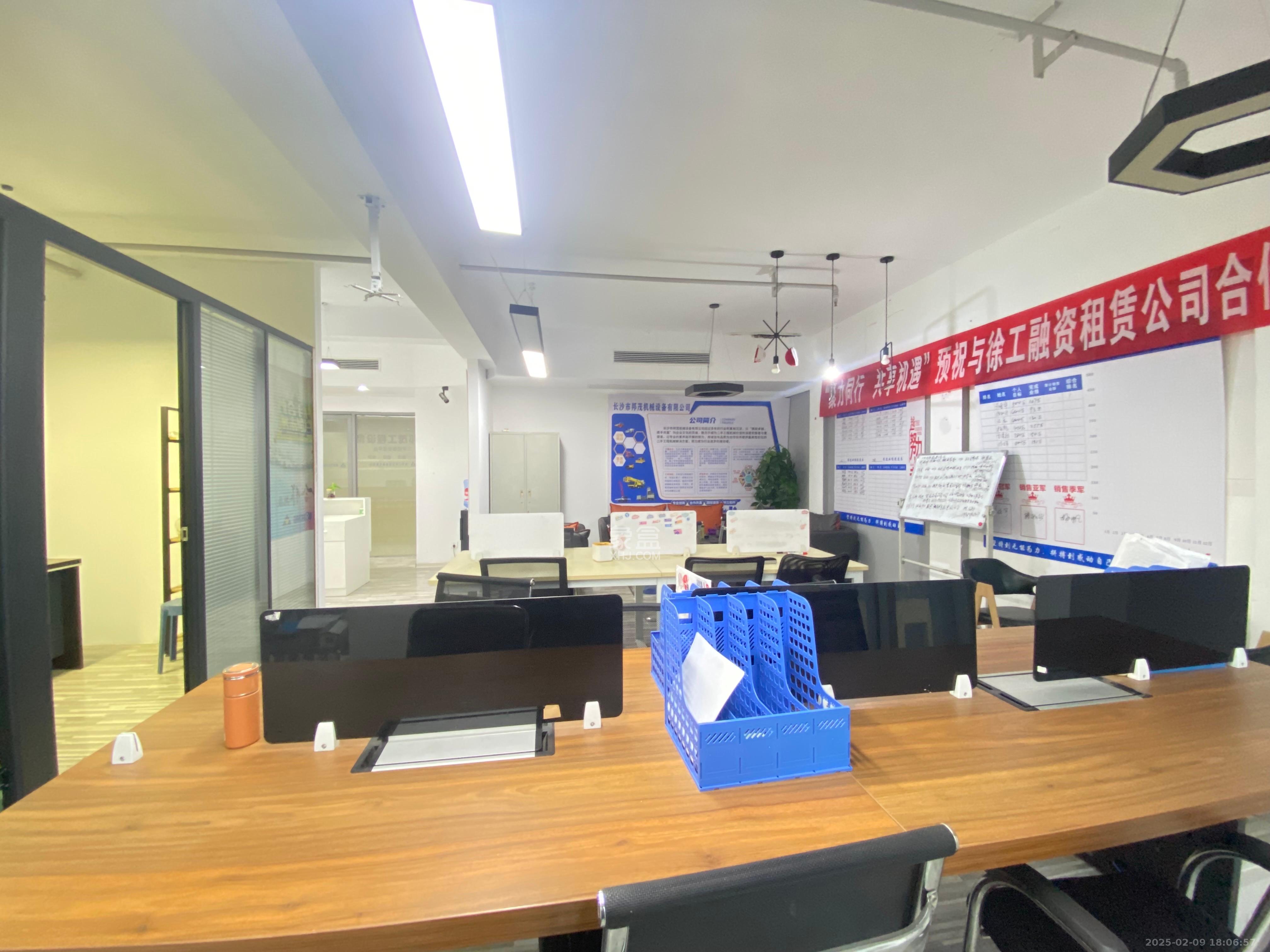 建鸿达华都（华都小户型及大华写字楼）   95.6㎡     5500.00元/月室内图