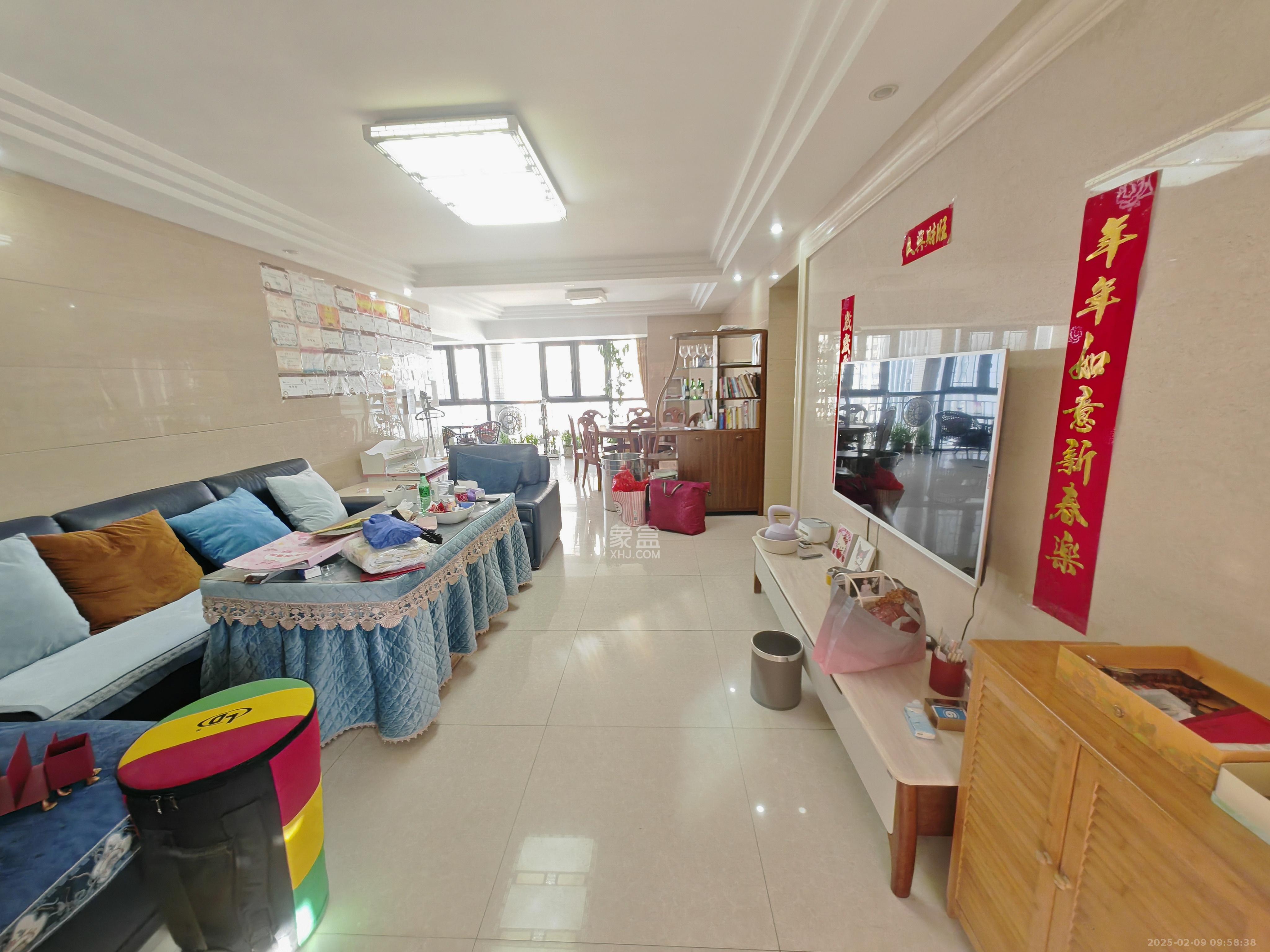 东方芙蓉  4室2厅2卫   4000.00元/月室内图
