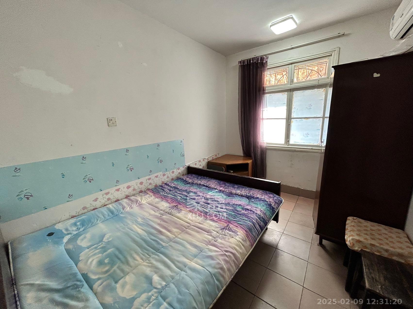 凤凰台巷散盘  1室1厅1卫    1700.0元/月 凤凰台巷散盘  1室1厅1卫    1700.0元/月室内图1