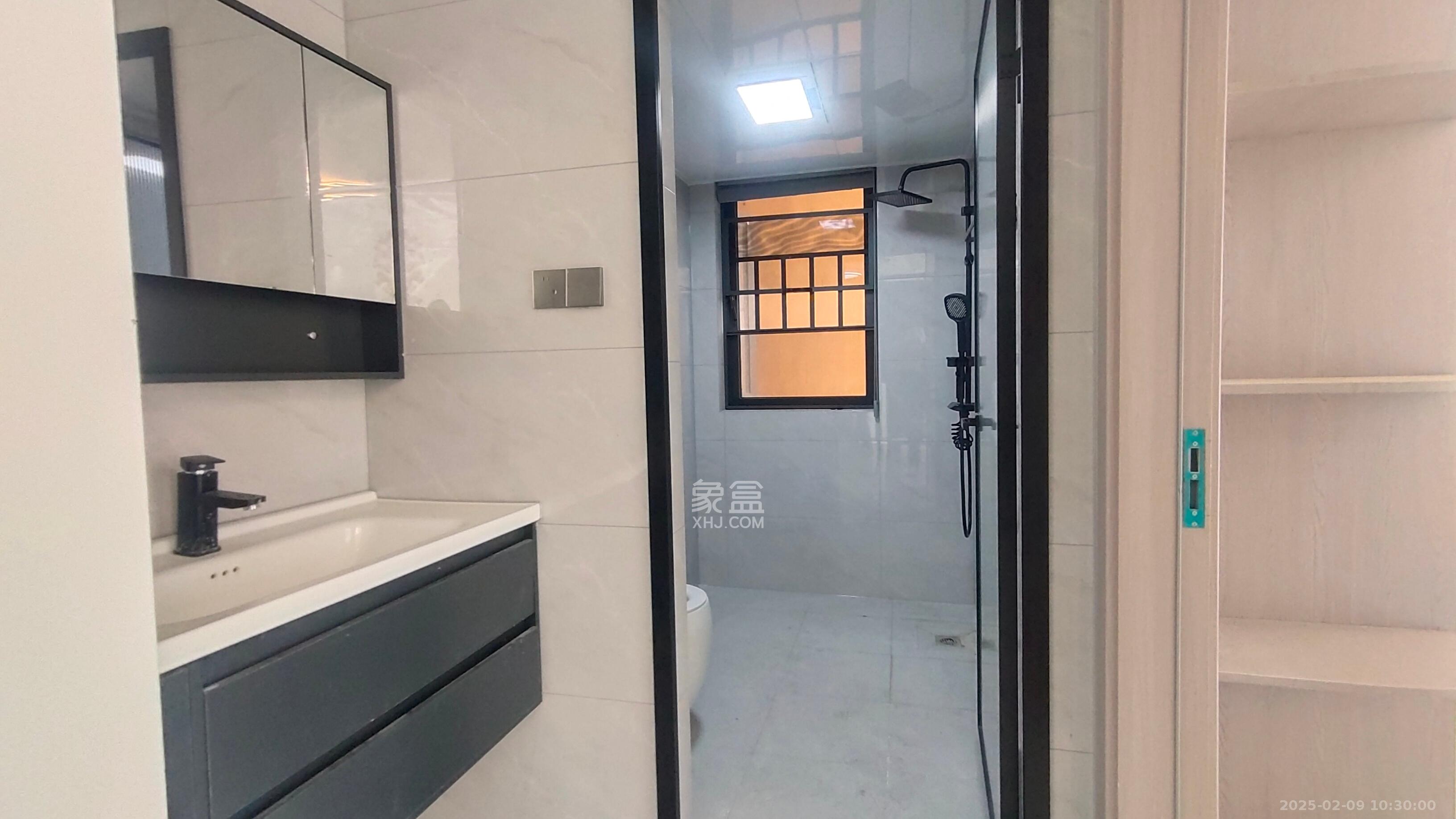 丽发新城  3室2厅2卫    2600.0元/月室内图