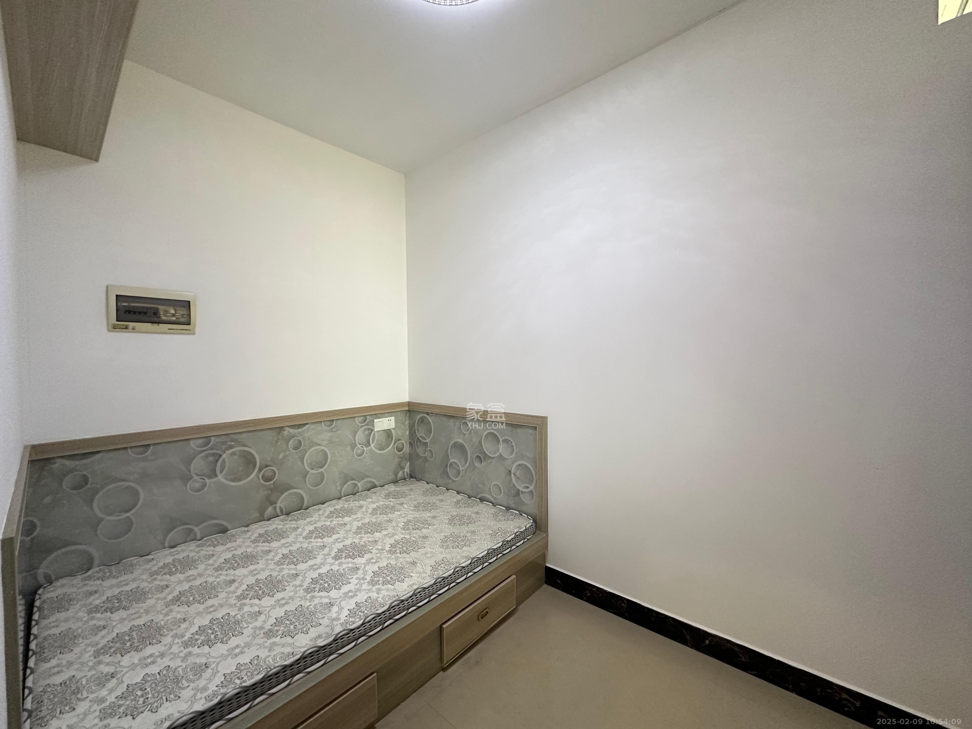 水岸世景 3室2厅1卫 1900.0元/月 水岸世景 3室2厅1卫 1900.0元/月室内图