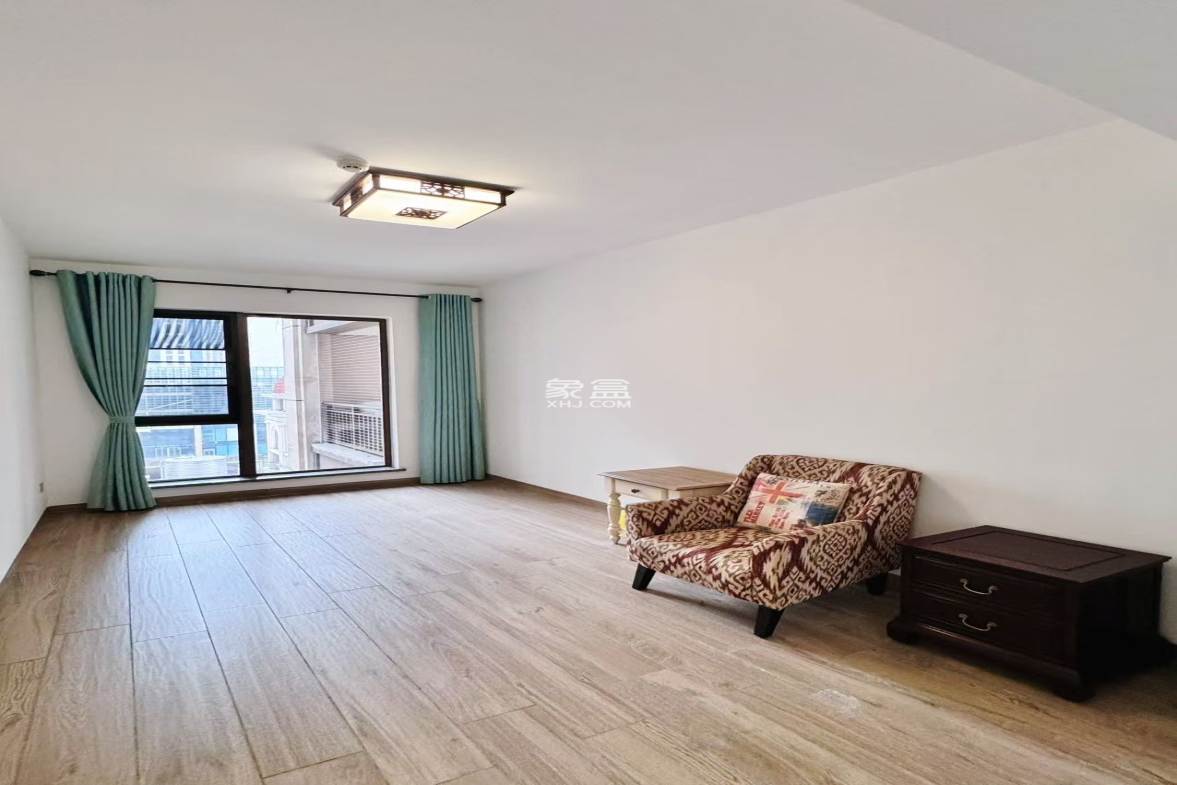 海航豪庭北苑 5室2厅4卫 11000.0元/月 海航豪庭北苑 5室2厅4卫 11000.0元/月室内图