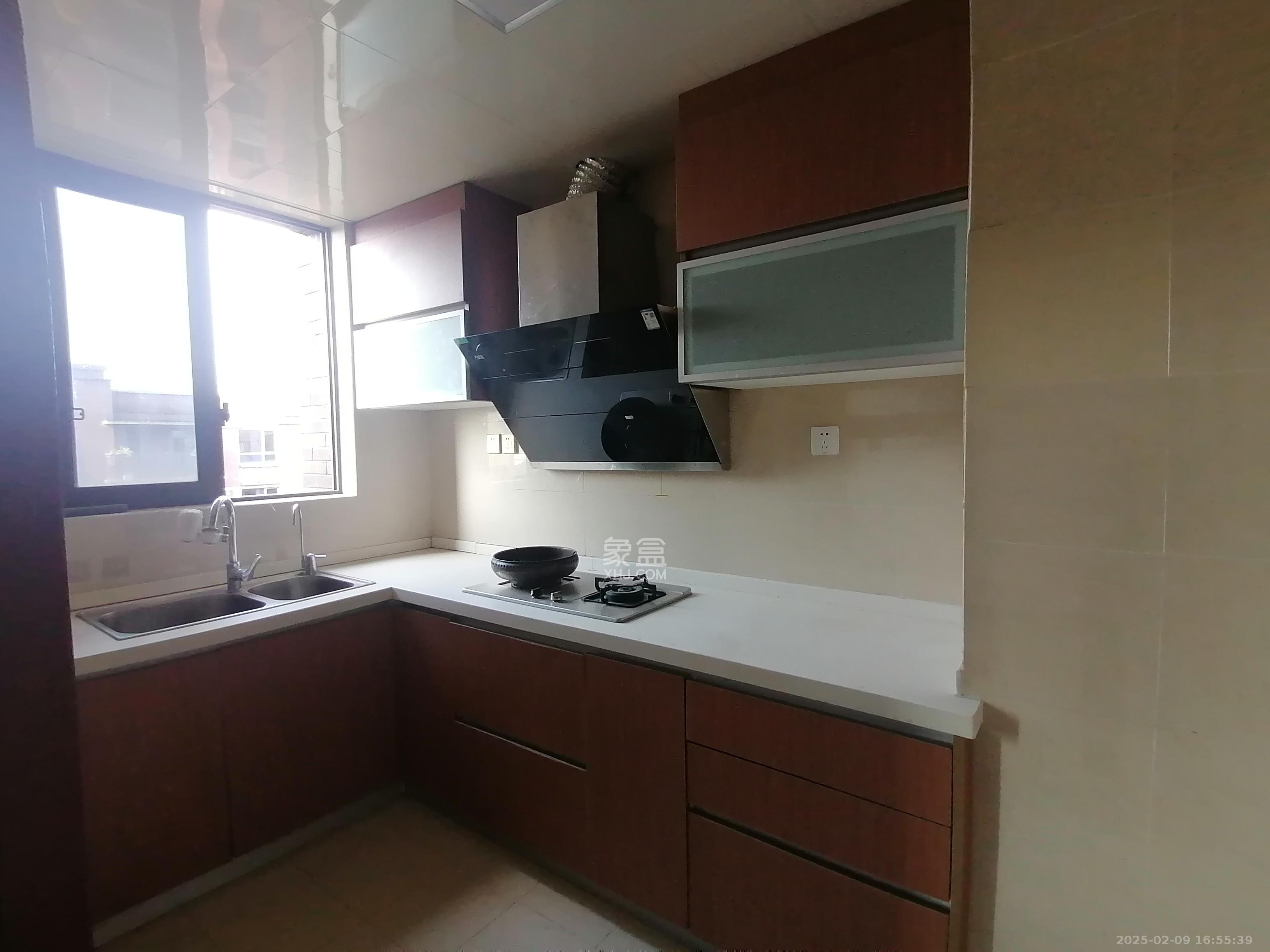 绿地公馆(绿地名邸) 3室2厅2卫 2200.0元/月 绿地公馆(绿地名邸) 3室2厅2卫 2200.0元/月室内图