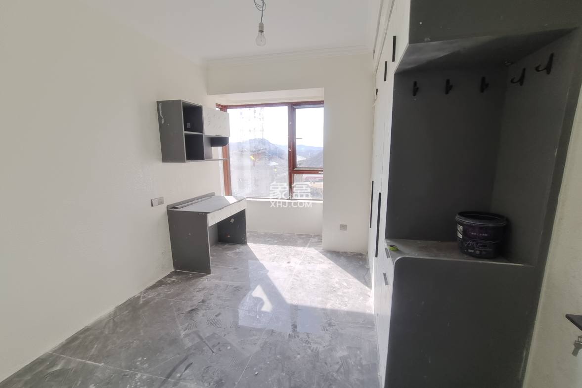 吉大汉学仕府 3室2厅2卫 82.8万 吉大汉学仕府 3室2厅2卫 82.8万客厅