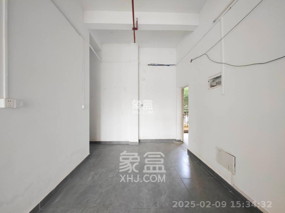 卓越蔚蓝城邦   108.82㎡     4300.00元/月室内图