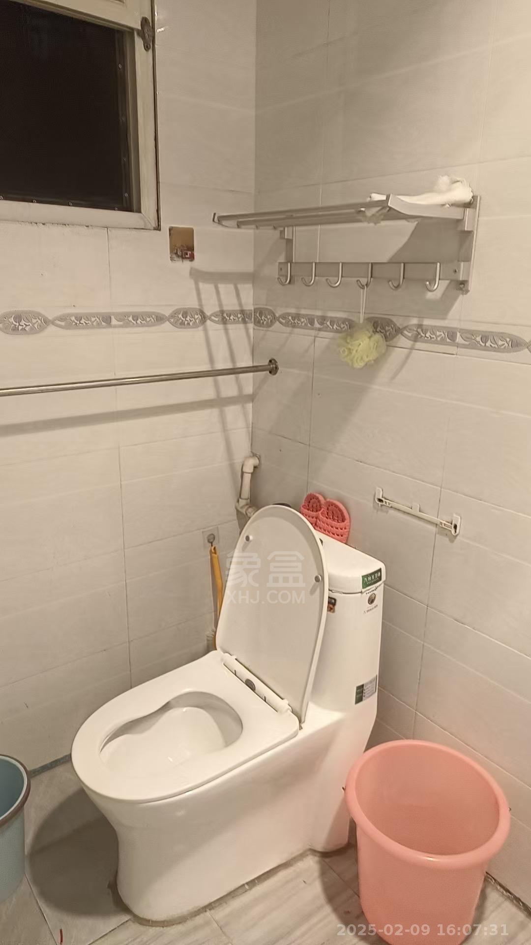 龙泉路散盘  1室1厅1卫    600.0元/月 龙泉路散盘  1室1厅1卫    600.0元/月室内图