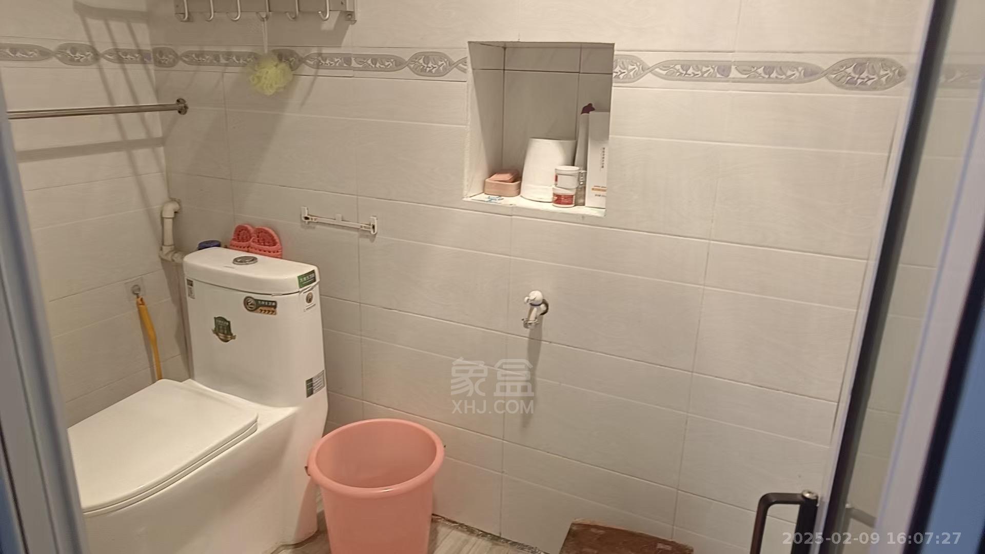 龙泉路散盘  1室1厅1卫    600.0元/月 龙泉路散盘  1室1厅1卫    600.0元/月室内图