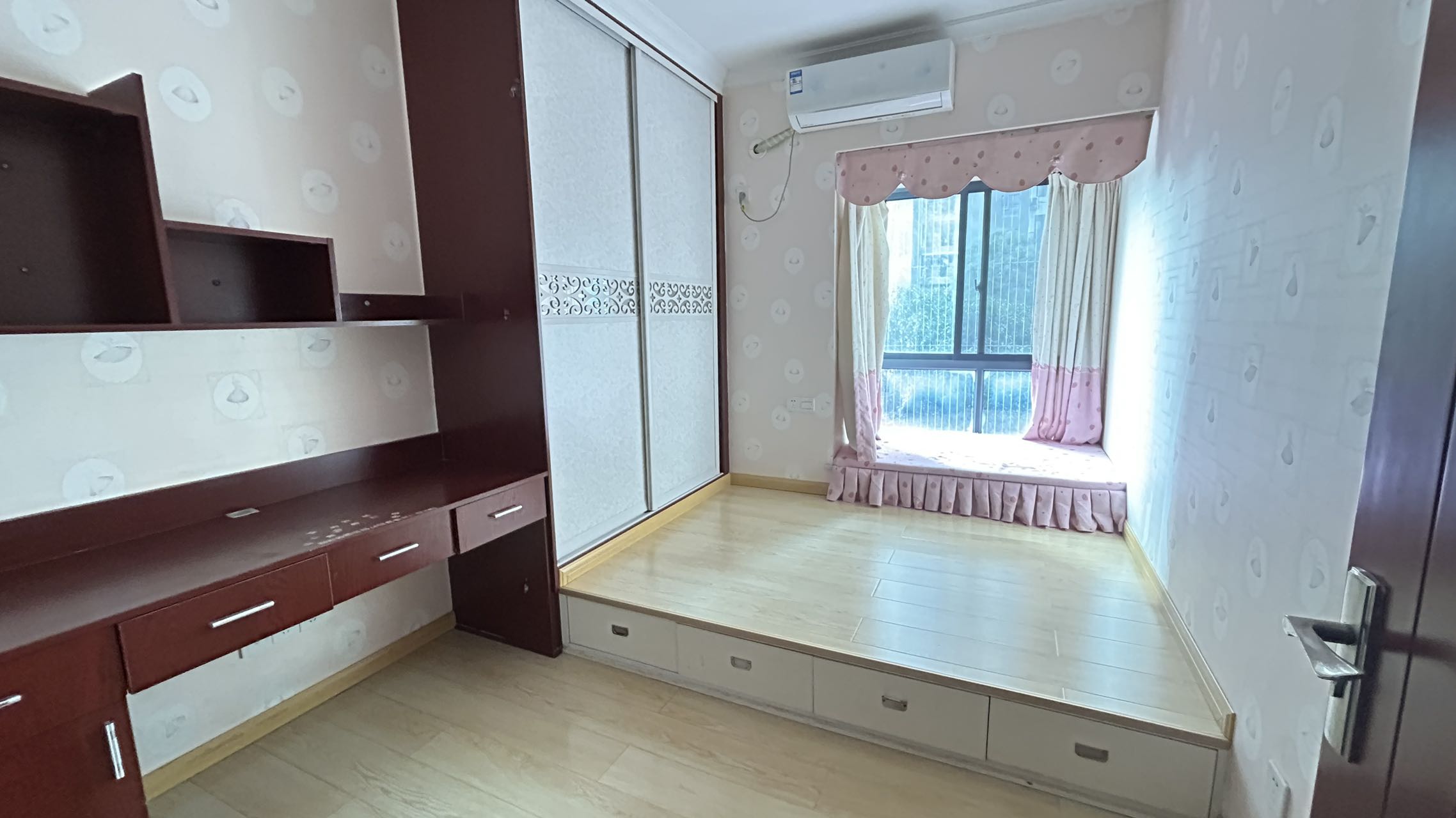 梓山湖领御  2室1厅1卫    1800.0元/月 梓山湖领御  2室1厅1卫    1800.0元/月室内图