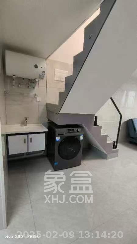 长房时代小镇  1室1厅1卫   2200.00元/月室内图