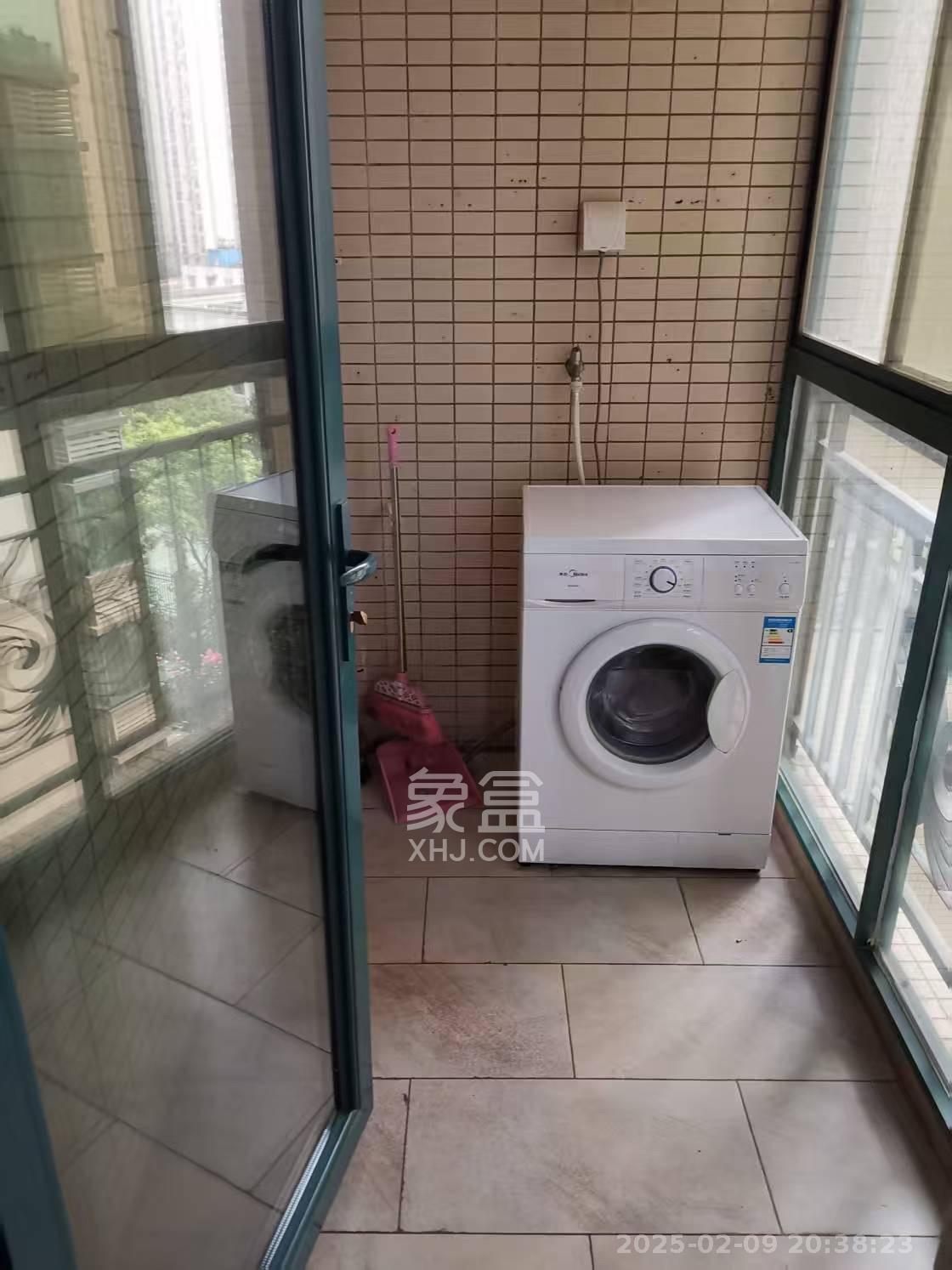 恒大华府  3室2厅1卫   2600.00元/月室内图