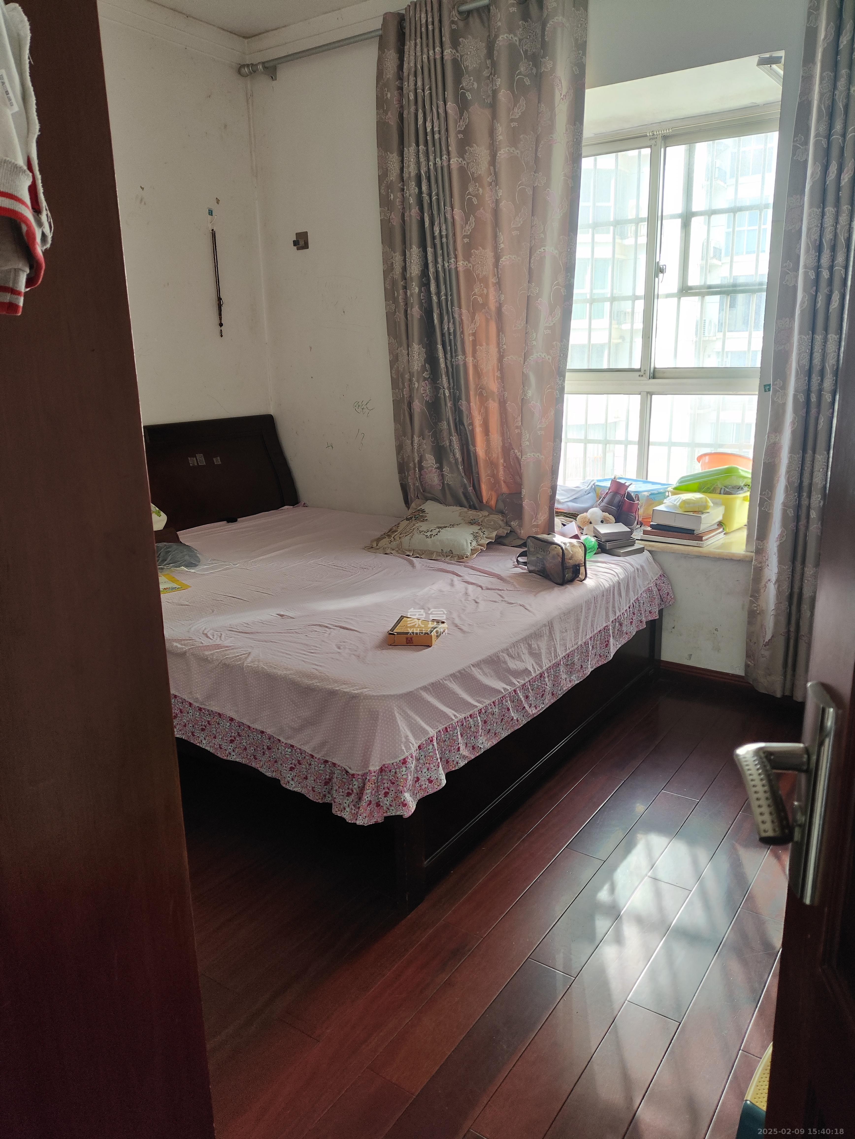 华雅花园 3室2厅2卫 3500.0元/月 华雅花园 3室2厅2卫 3500.0元/月室内图