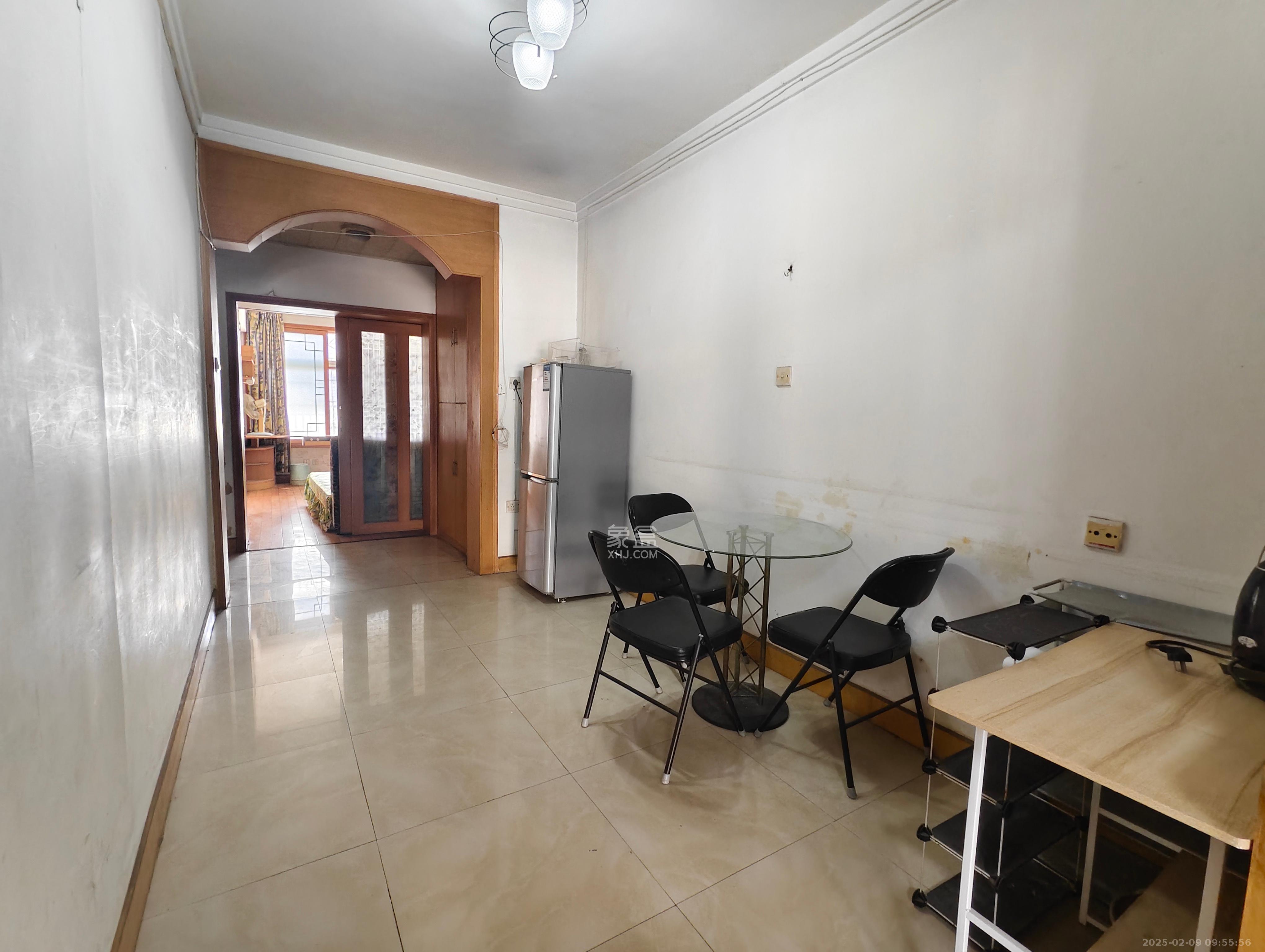 荷花园保险公司宿舍 3室2厅1卫 2000.0元/月 荷花园保险公司宿舍 3室2厅1卫 2000.0元/月室内图