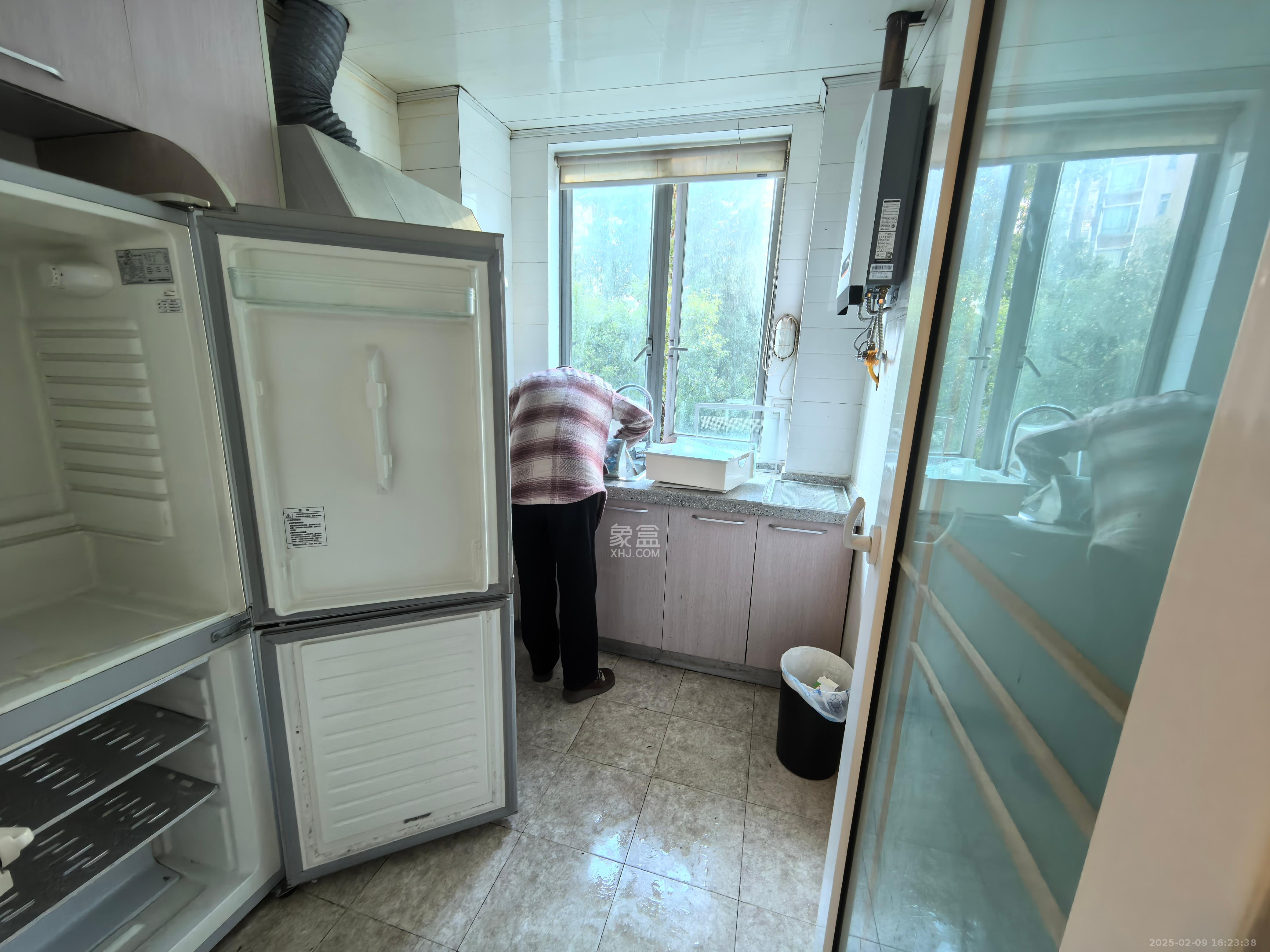 新城新世界一二三期 2室2厅1卫 2600.0元/月 新城新世界一二三期 2室2厅1卫 2600.0元/月室内图