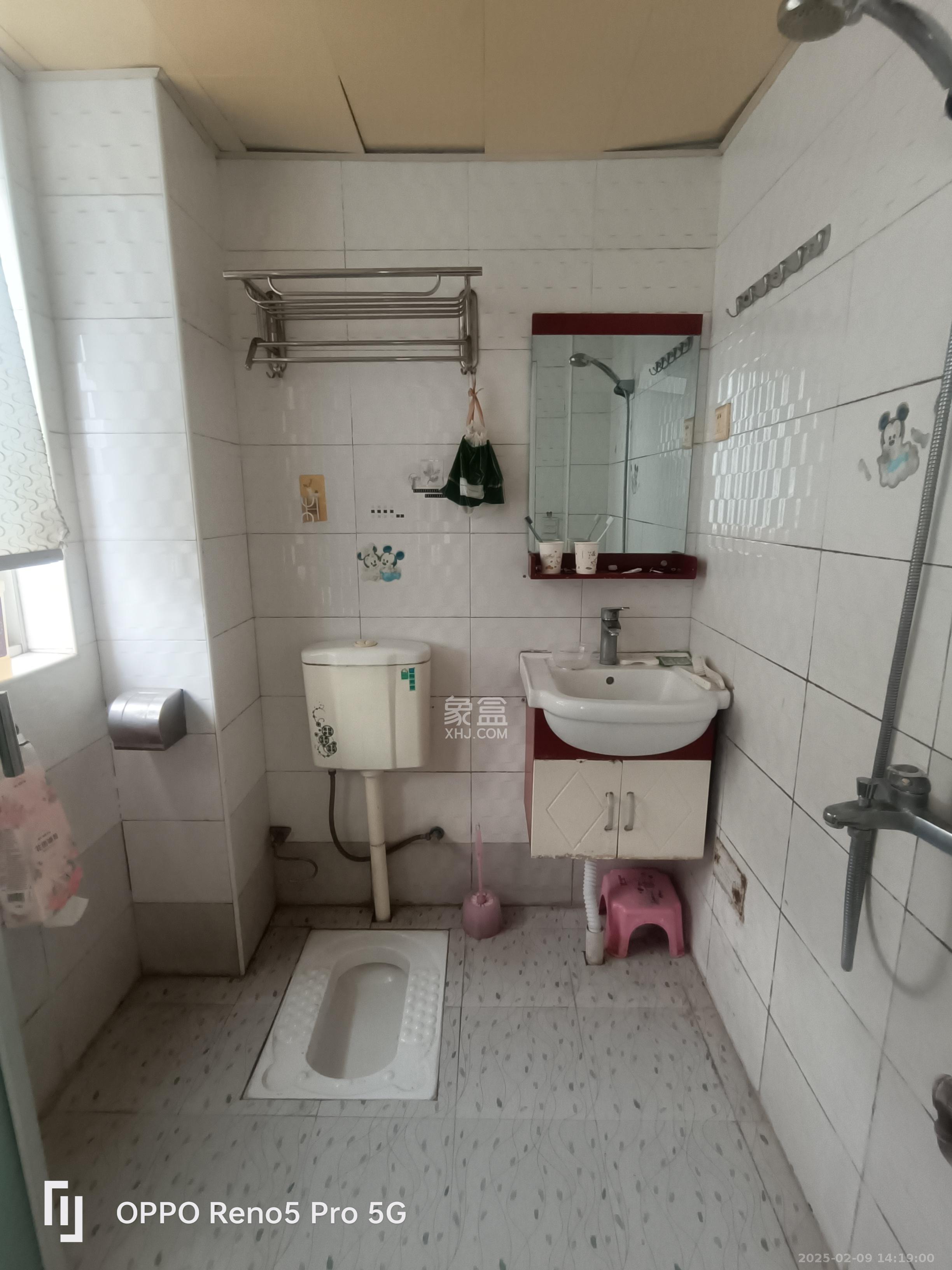 上河国际B座  2室1厅1卫   2200.00元/月室内图