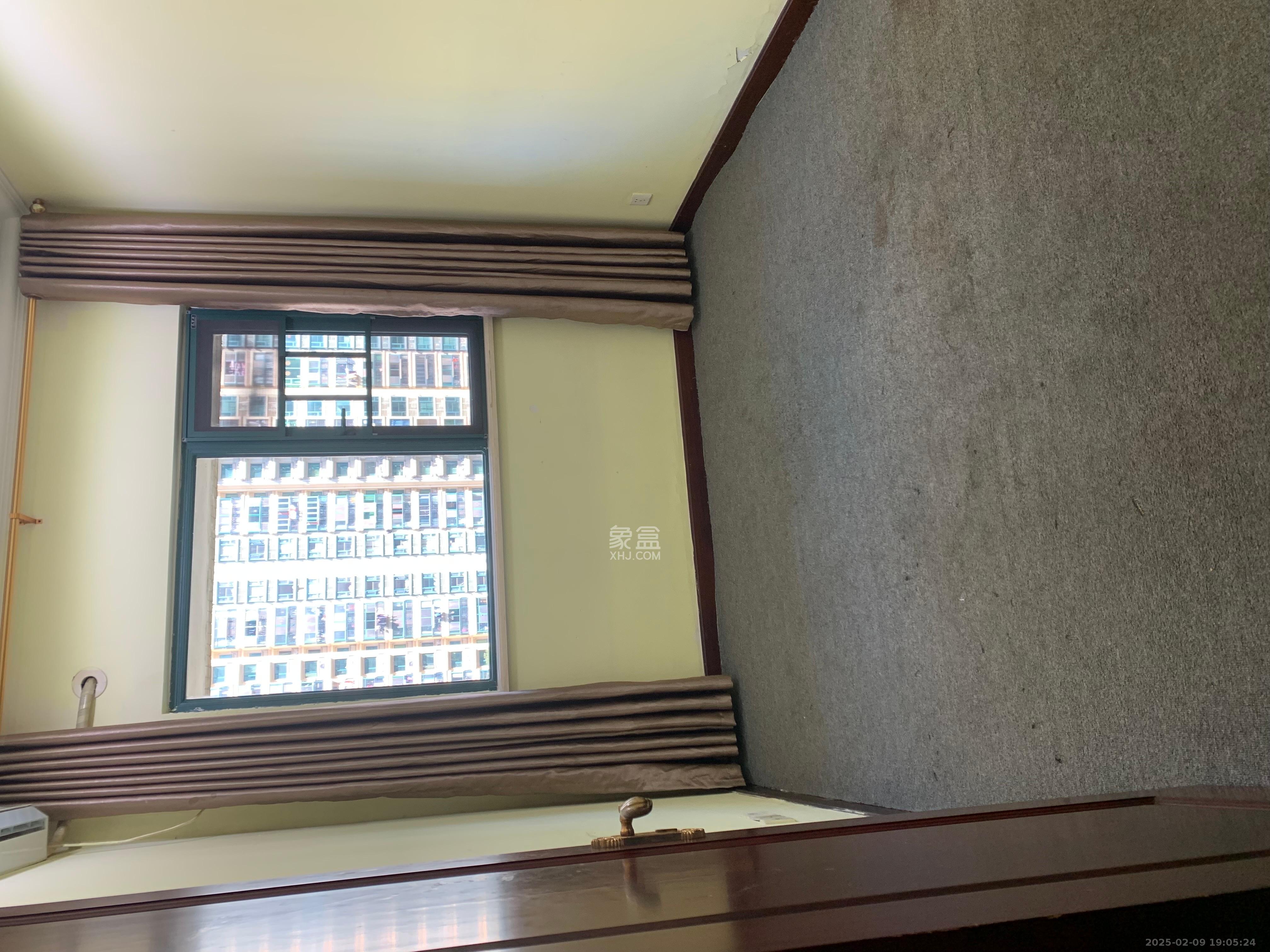 恒大翡翠华庭 4室2厅2卫 2700.0元/月 恒大翡翠华庭 4室2厅2卫 2700.0元/月室内图