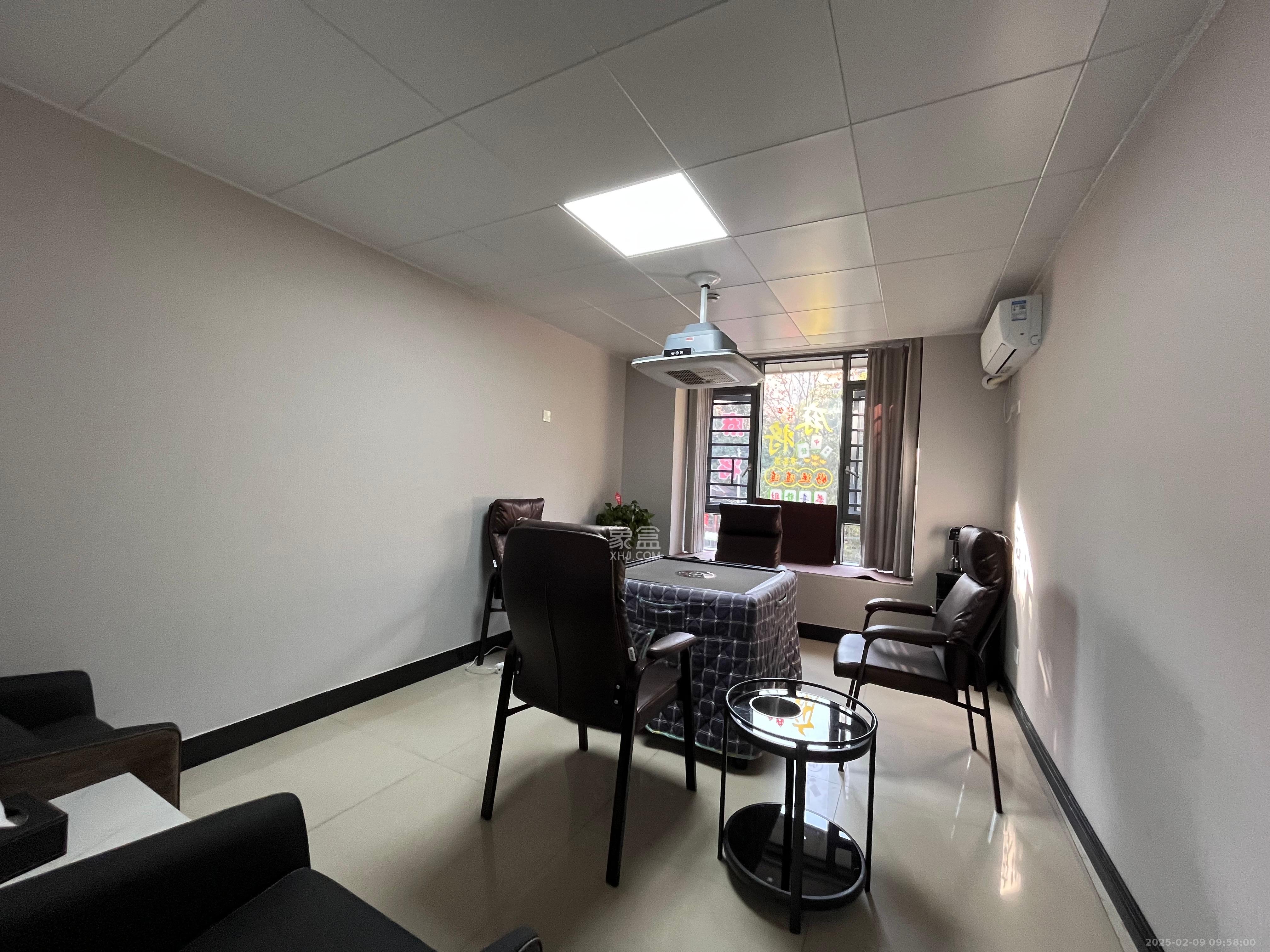 教师新村  5室2厅2卫   2600.00元/月室内图