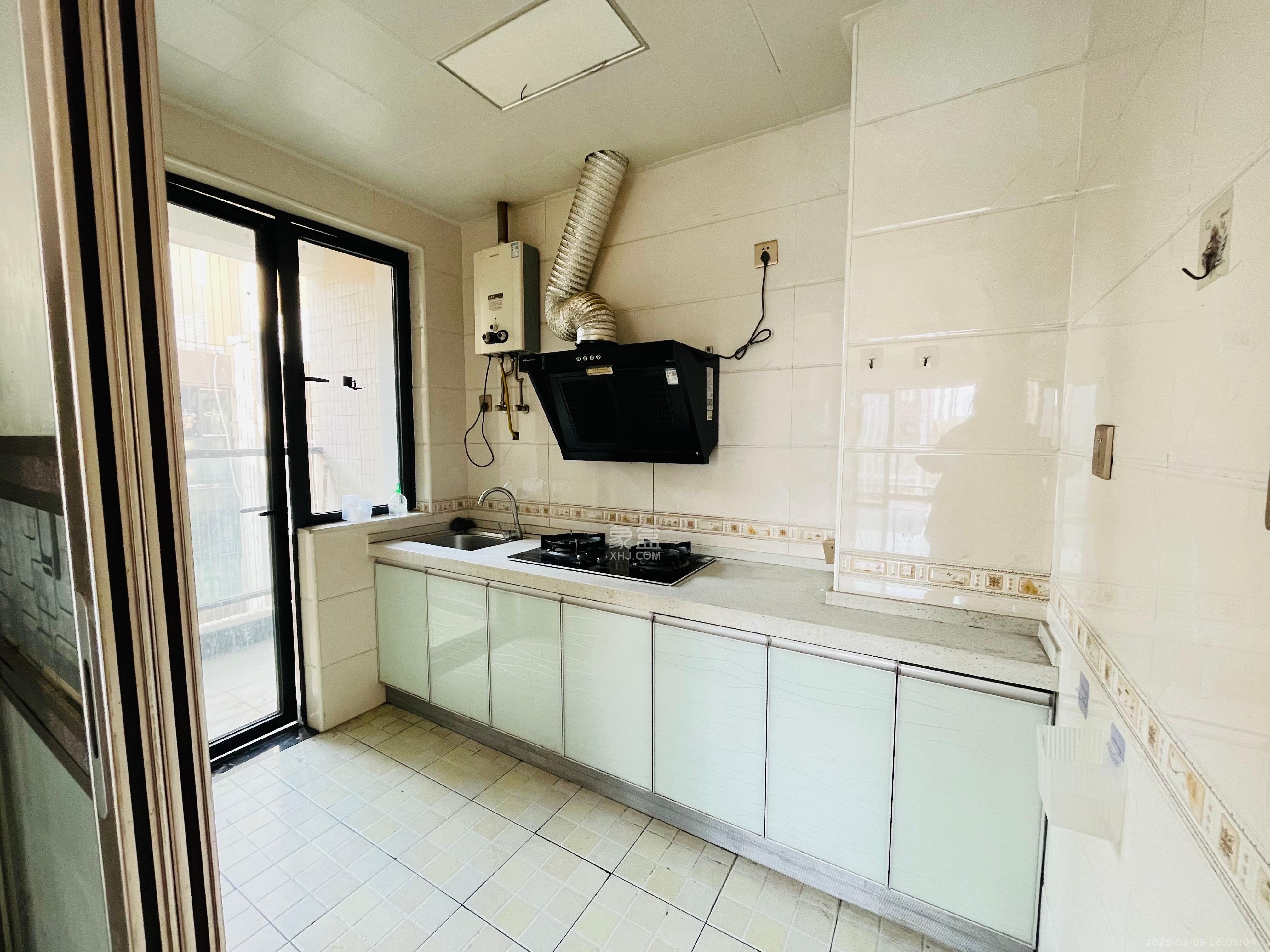 蓝山郡  3室1厅1卫    1800.0元/月 蓝山郡  3室1厅1卫    1800.0元/月室内图